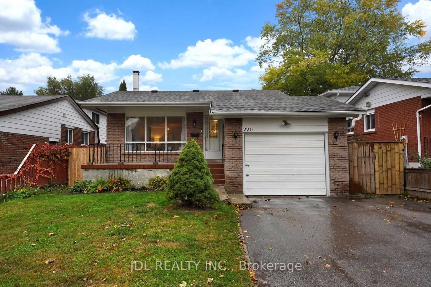 226 Lorindale Drive Lower, Oshawa, ON L1H 6X4