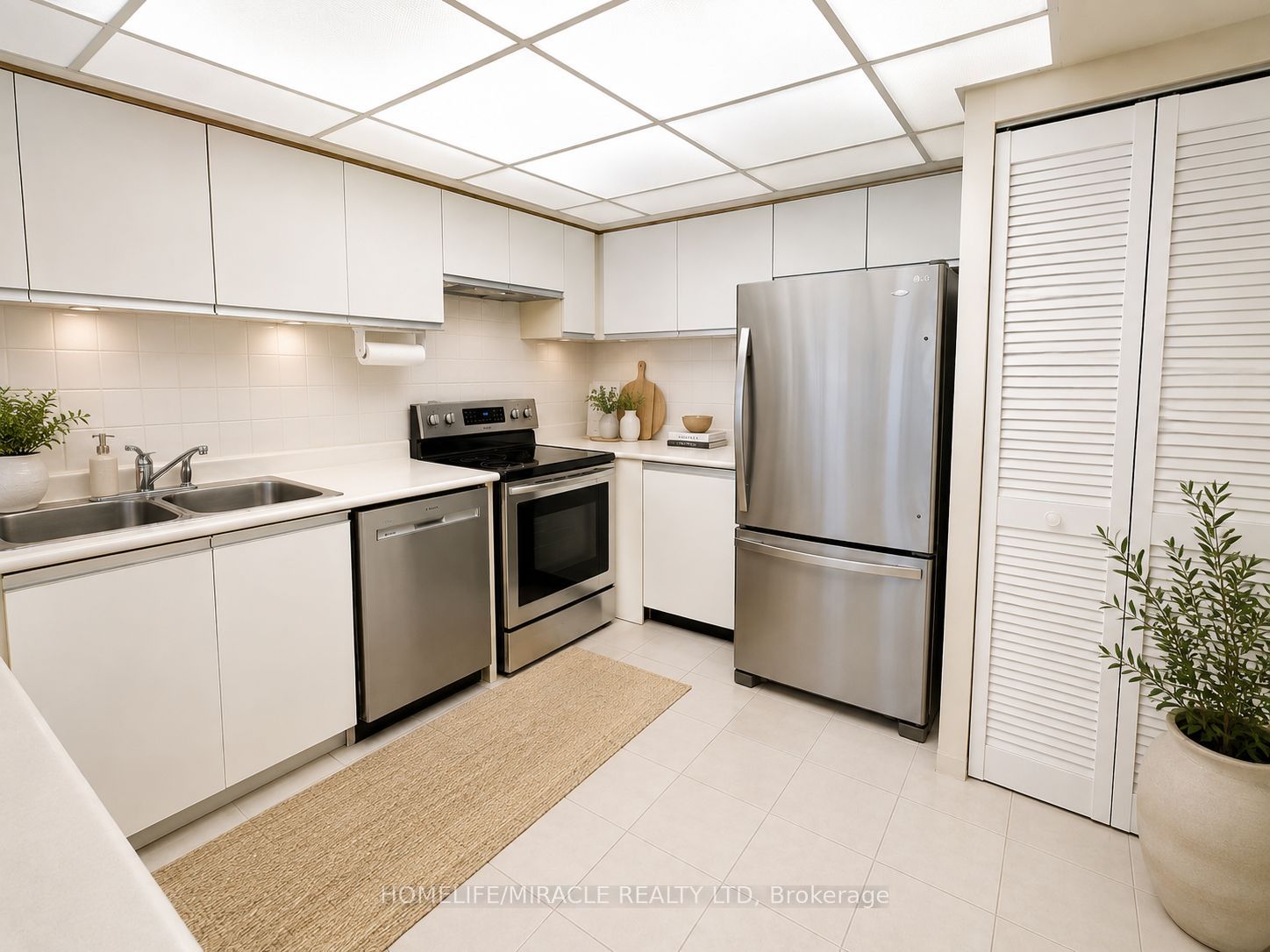 8 Silver Bell Grove 810, Toronto, ON M1B 4Z3 photo 3