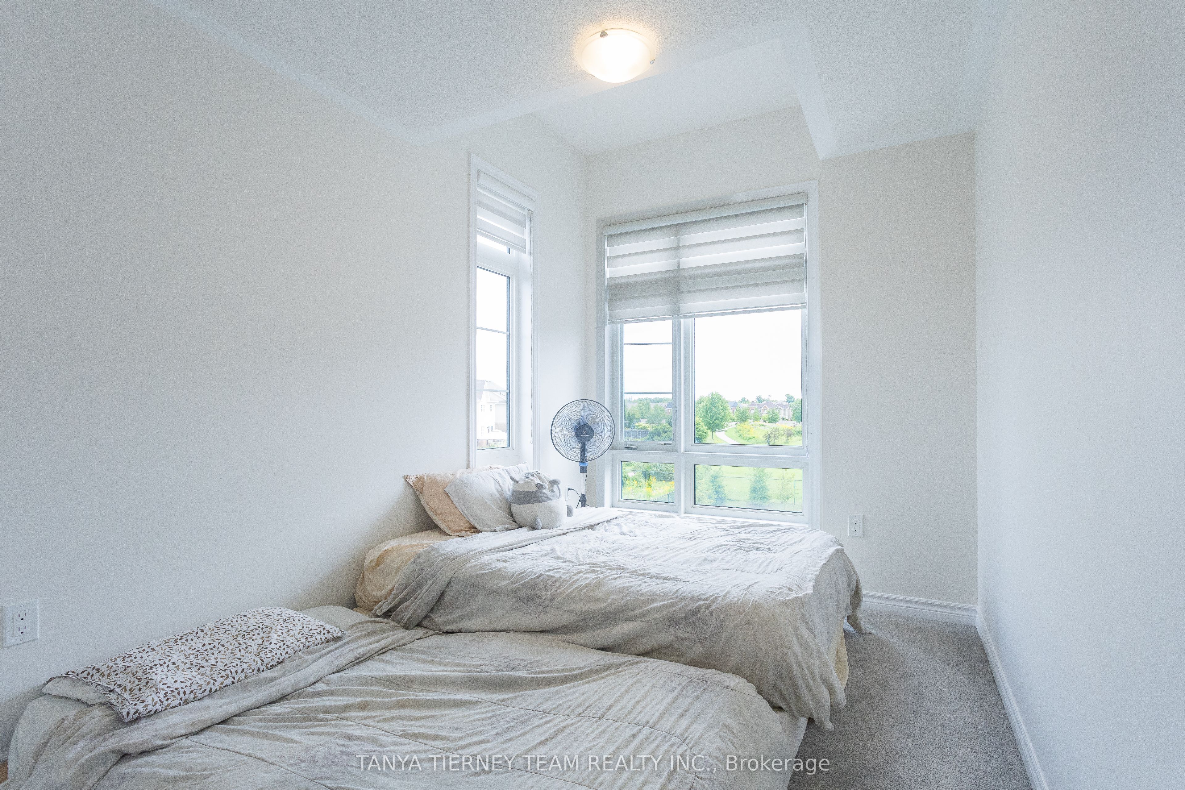 24 Lake Trail Way, Whitby, ON L1M 0M3