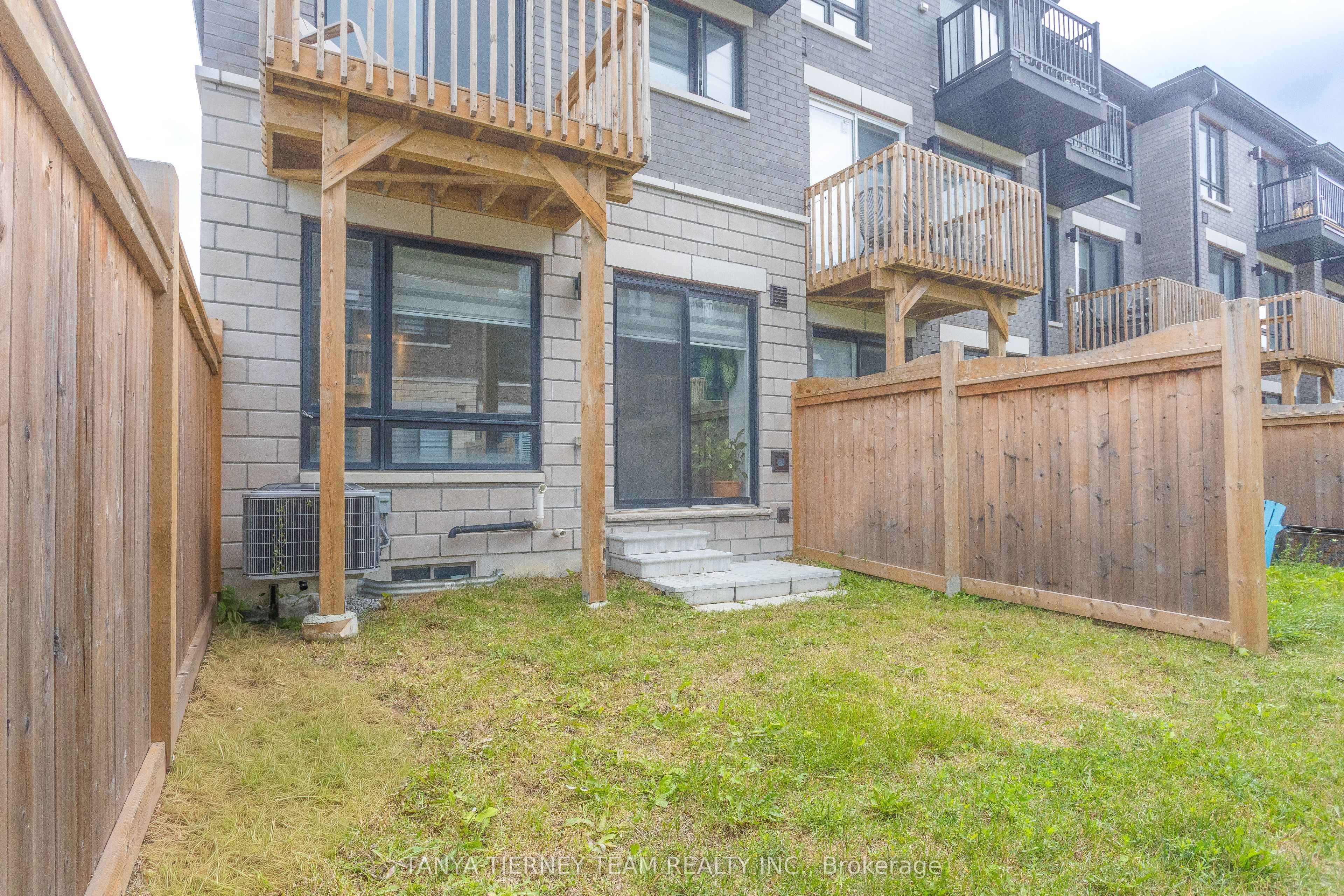 24 Lake Trail Way, Whitby, ON L1M 0M3 photo 3