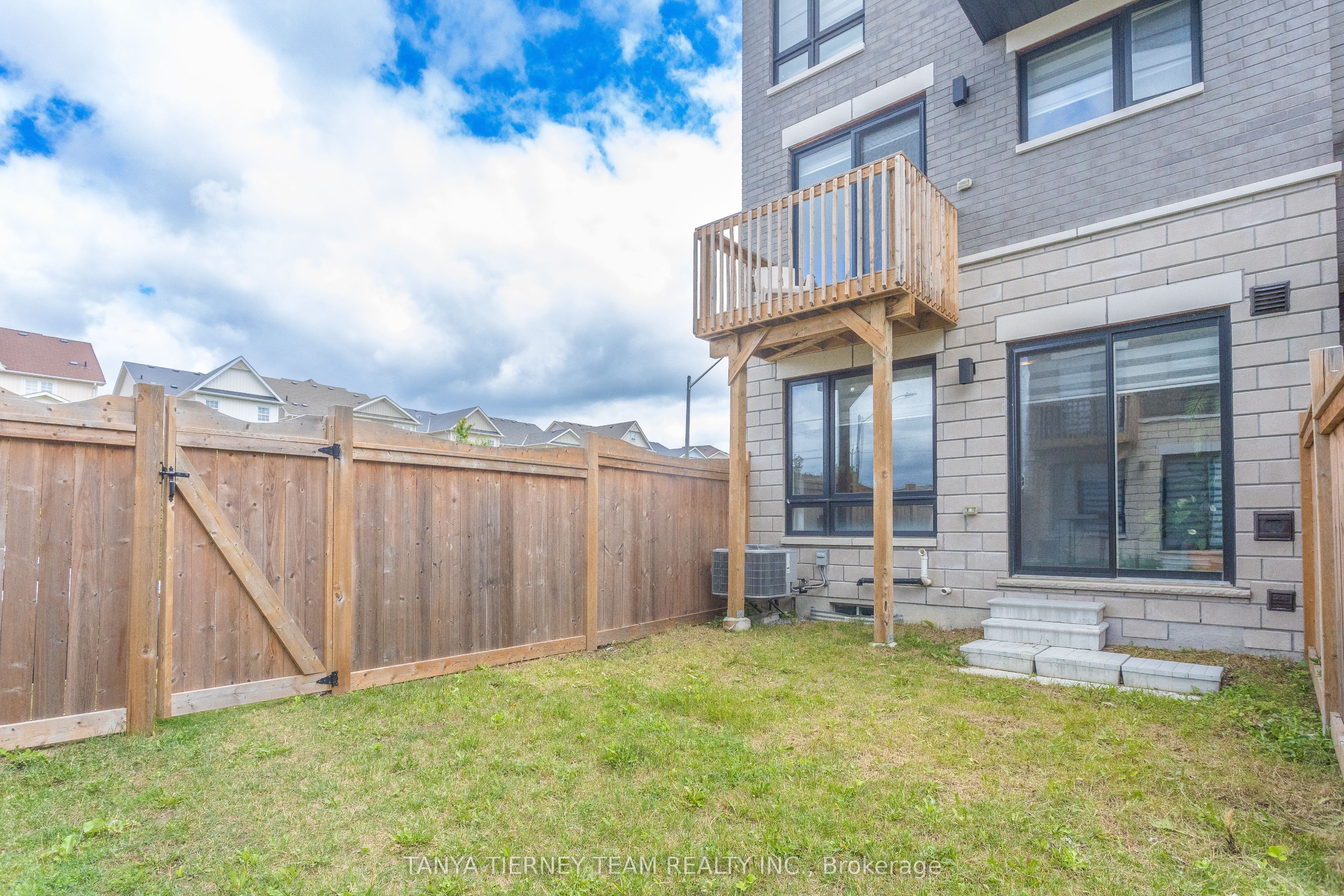 24 Lake Trail Way, Whitby, ON L1M 0M3 photo 5