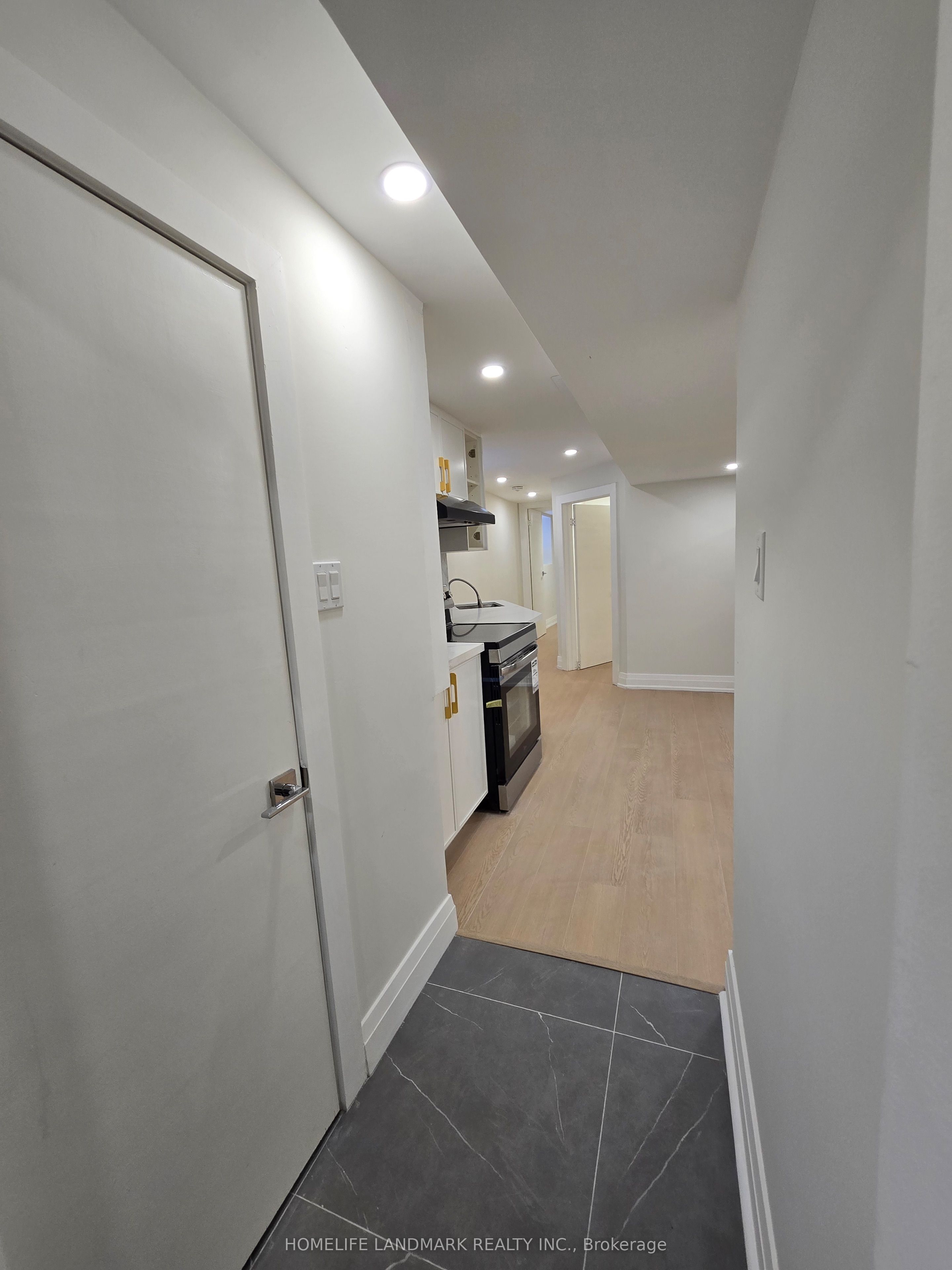 9 Alton Avenue, Toronto, ON M4L 2M3 photo 3