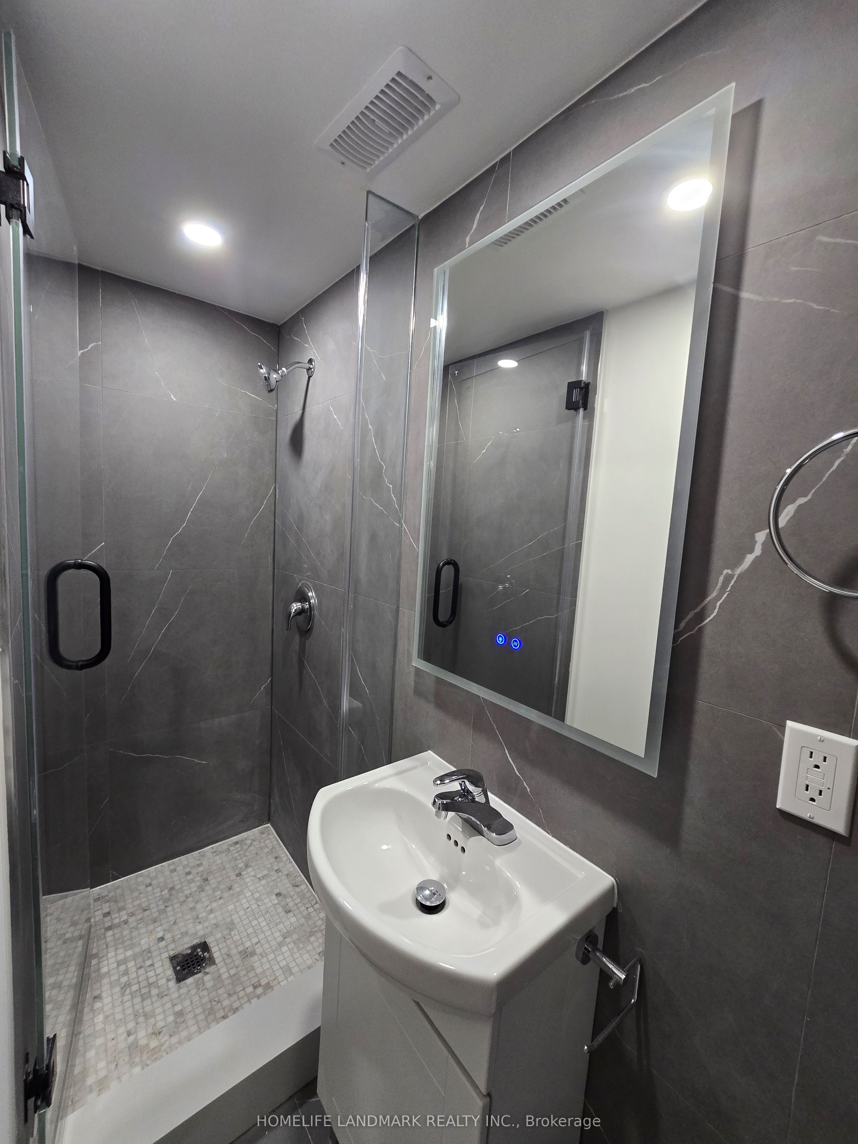 9 Alton Avenue, Toronto, ON M4L 2M3 photo 4