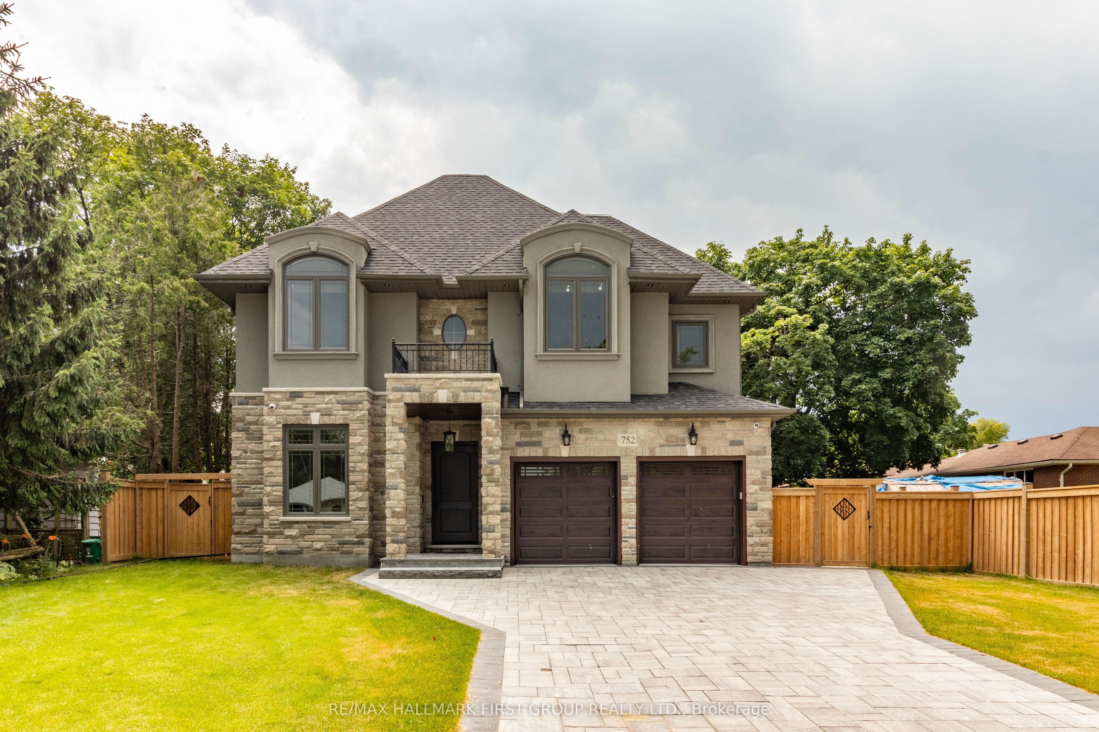 752 Hillview Crescent, Pickering, ON L1W 2S1 photo 2