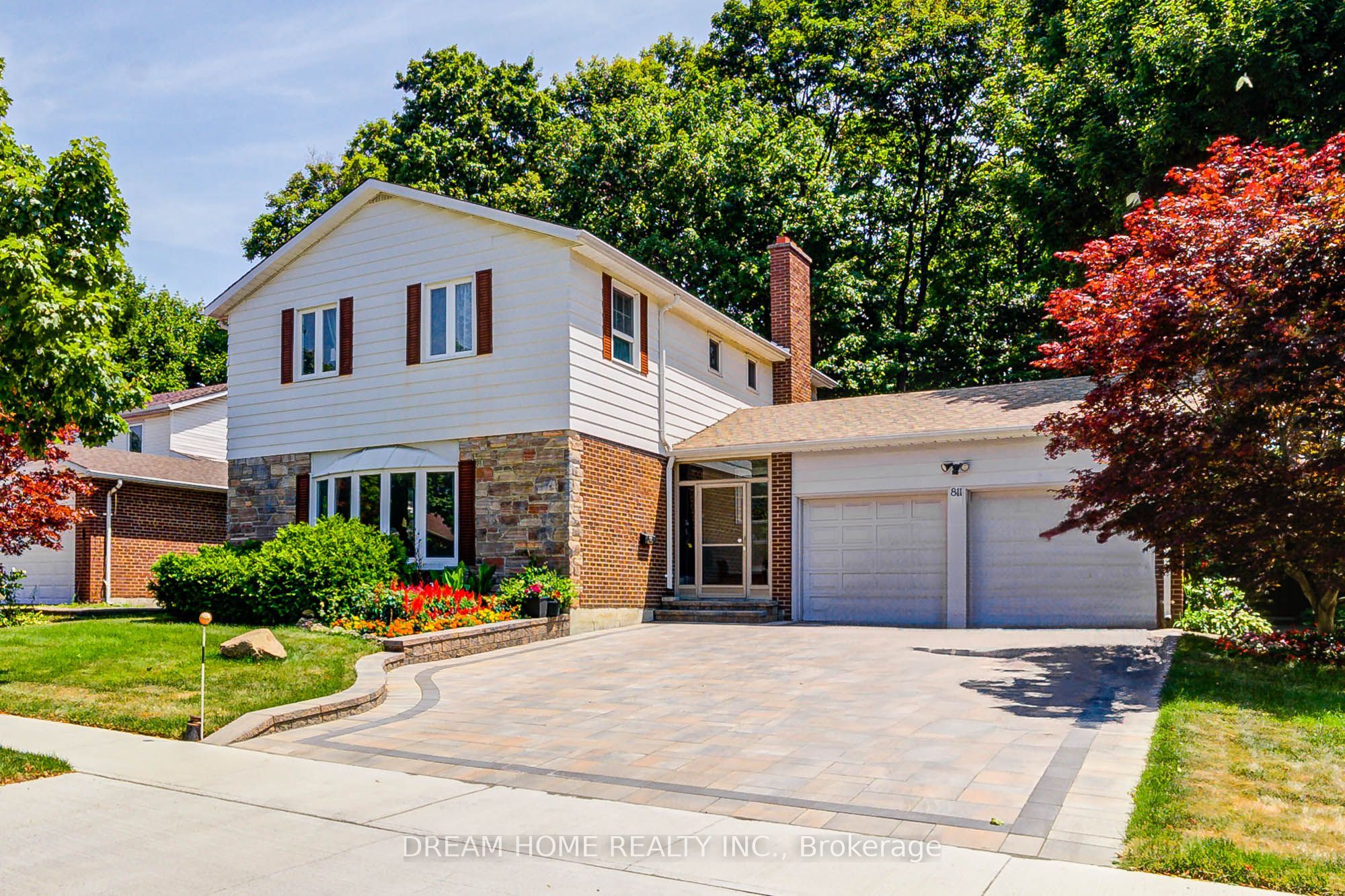 811 Huntingwood Drive, Toronto, ON M1T 2L8