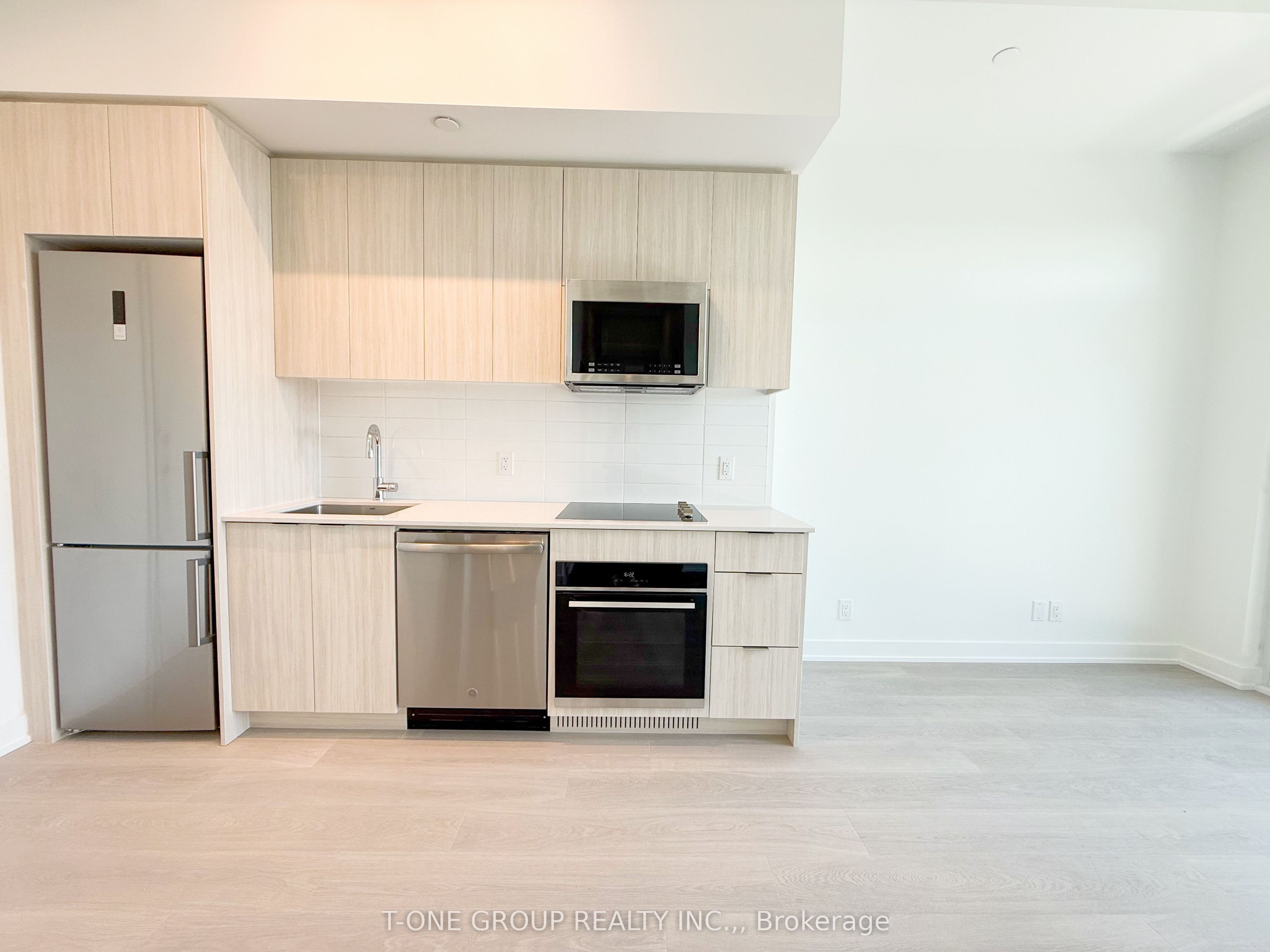 20 Deans Drive 806, Toronto, ON M1L 0J7 photo 2