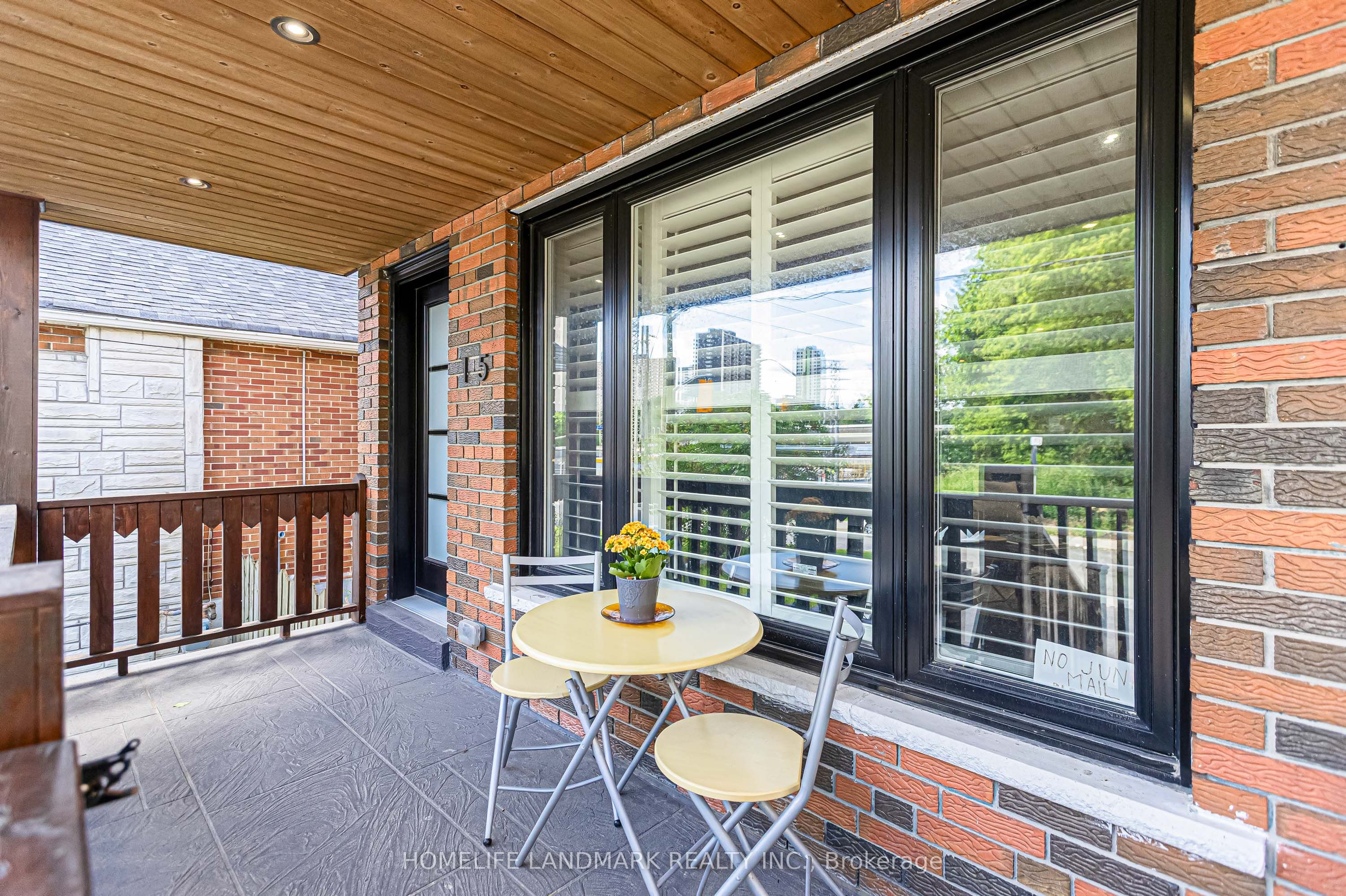 15 Denton Avenue, Toronto, ON M4C 1T7 photo 3