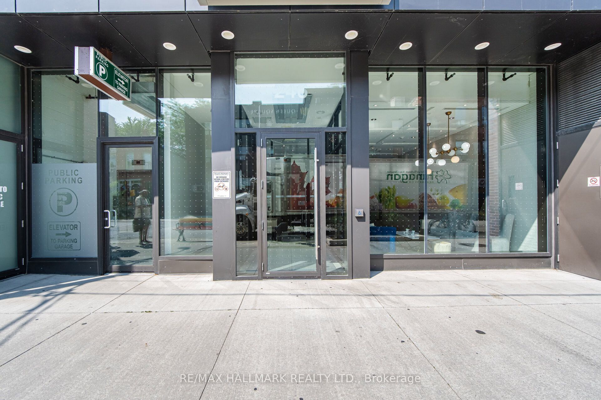 246 Logan Avenue 518, Toronto, ON M4M 0E9 photo 4
