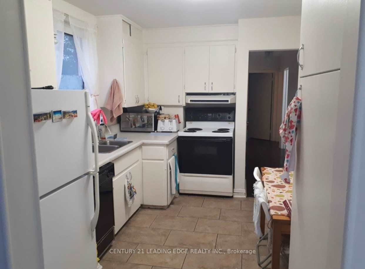11 White Abbey Park Main Fl, Toronto, ON M1R 4R3 photo 5