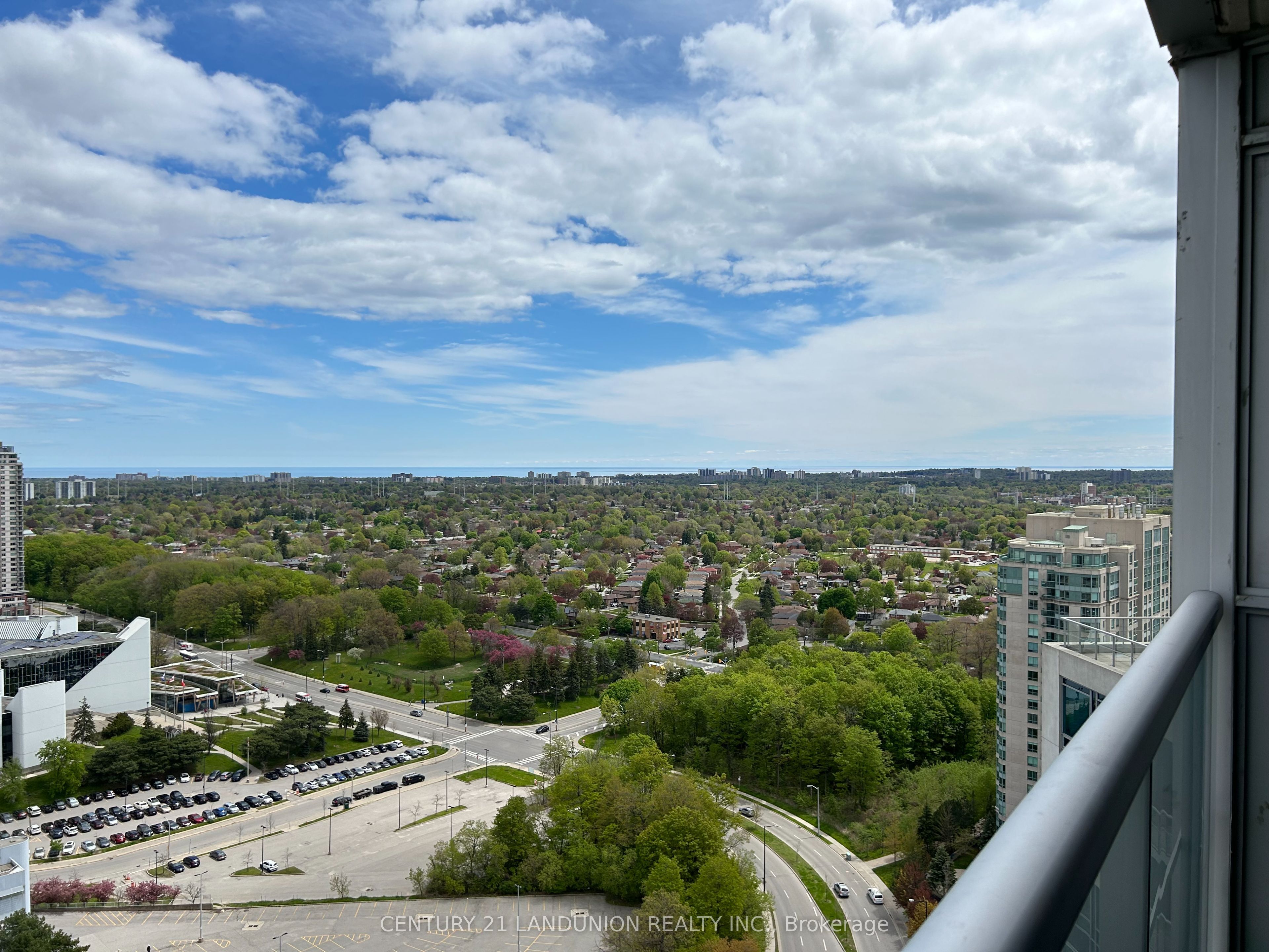 83 Borough Drive 2807, Toronto, ON M1P 5E4 photo 2