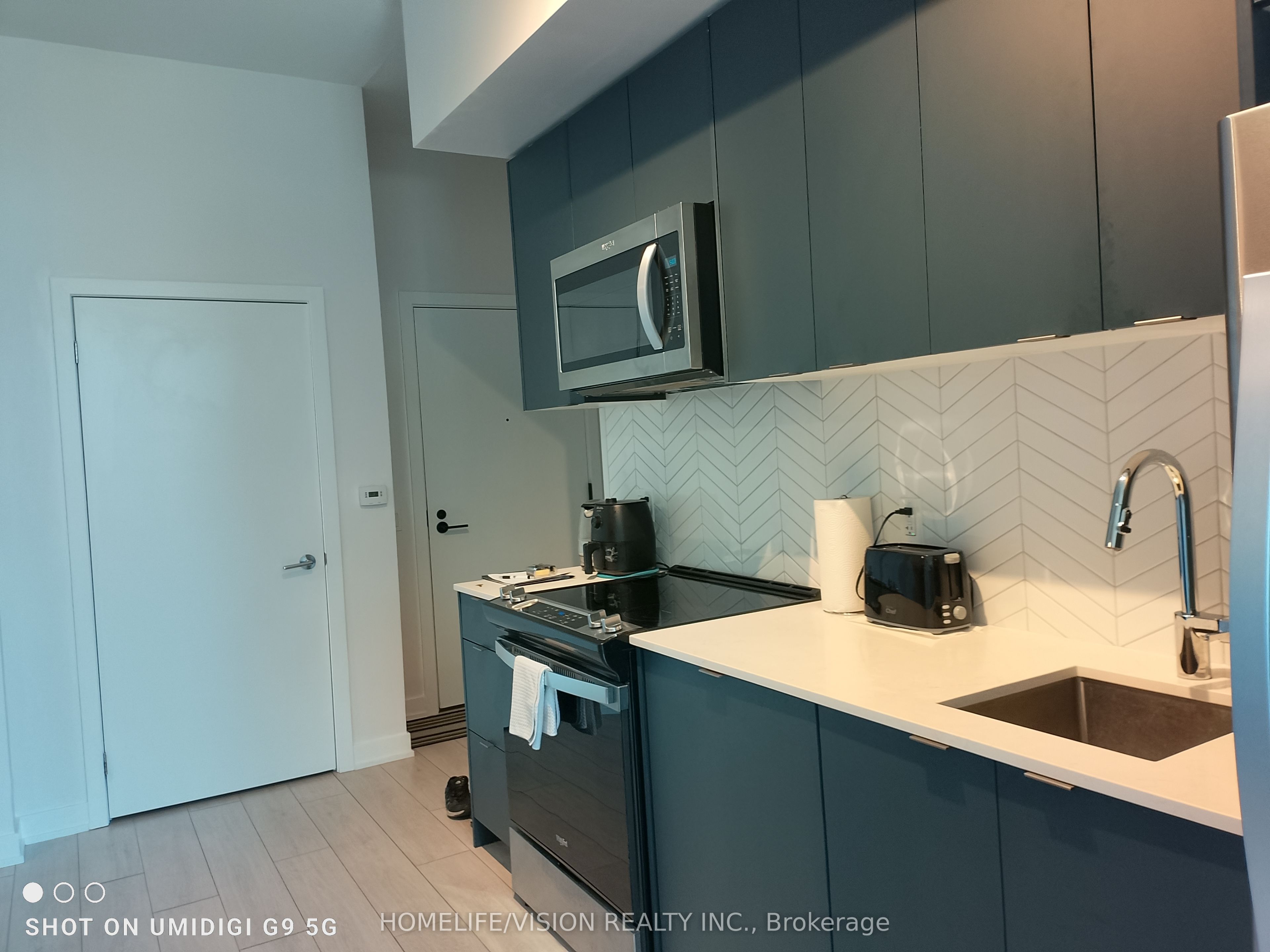 1606 Charles Street 204, Whitby, ON L1N 0P1 photo 2