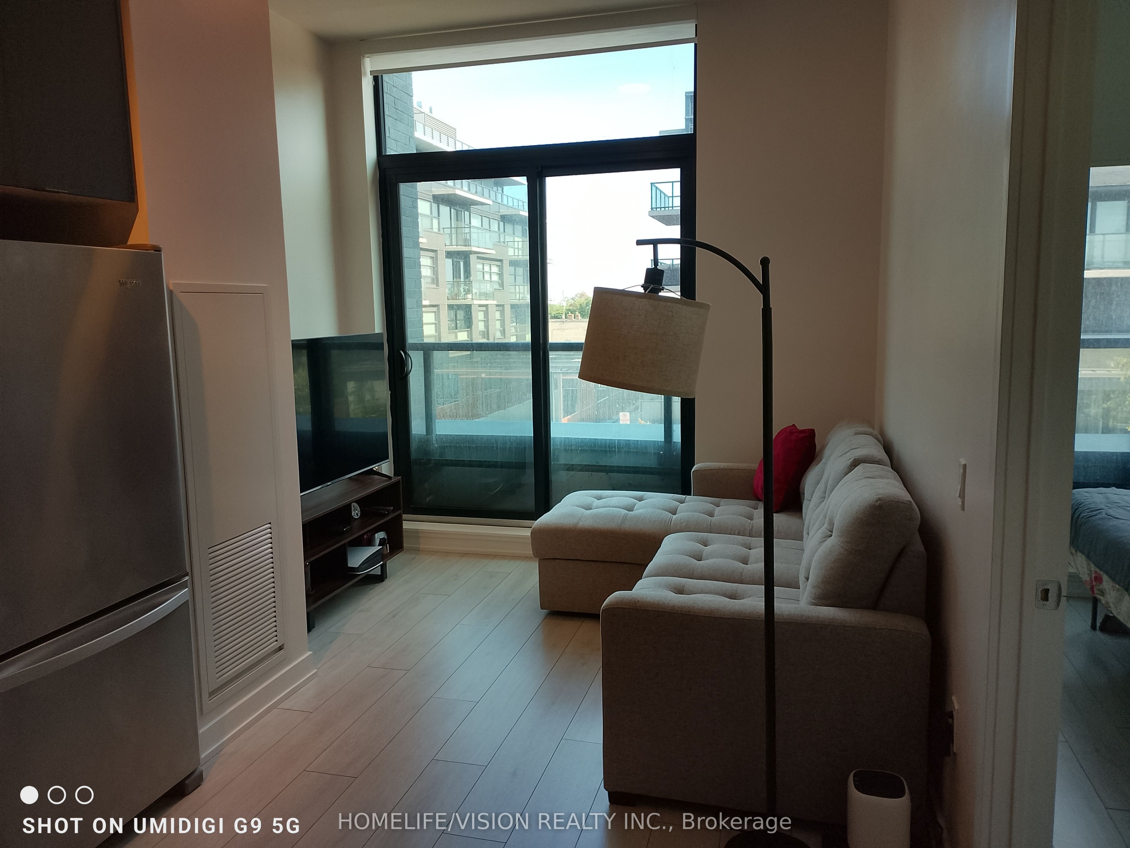 1606 Charles Street 204, Whitby, ON L1N 0P1 photo 3