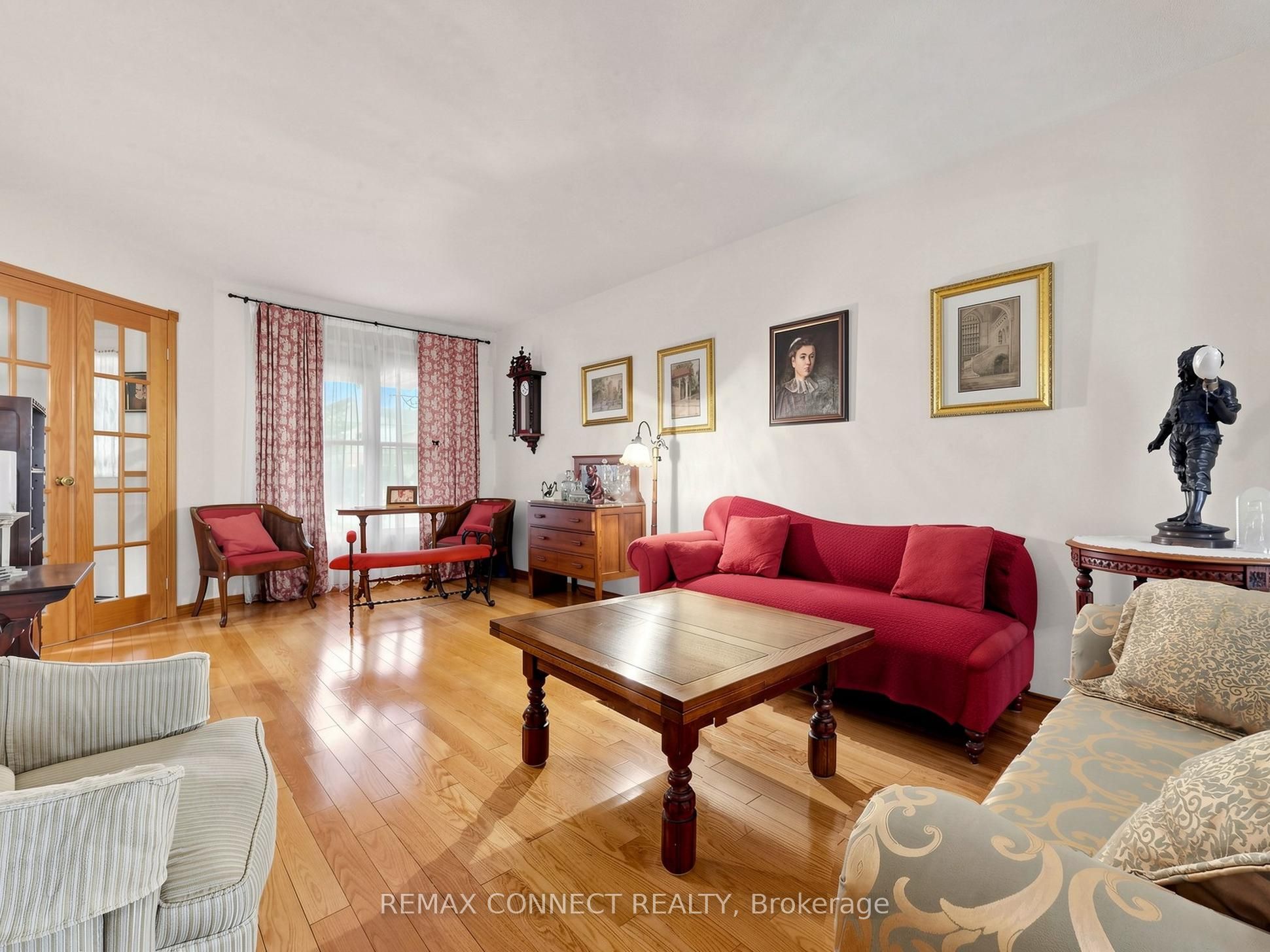 60 Starspray Boulevard, Toronto, ON M1C 4P3 photo 4