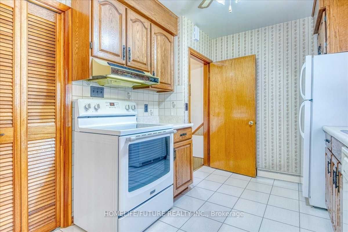 581 Gibbons Street, Oshawa, ON L1J 4Z7 photo 4