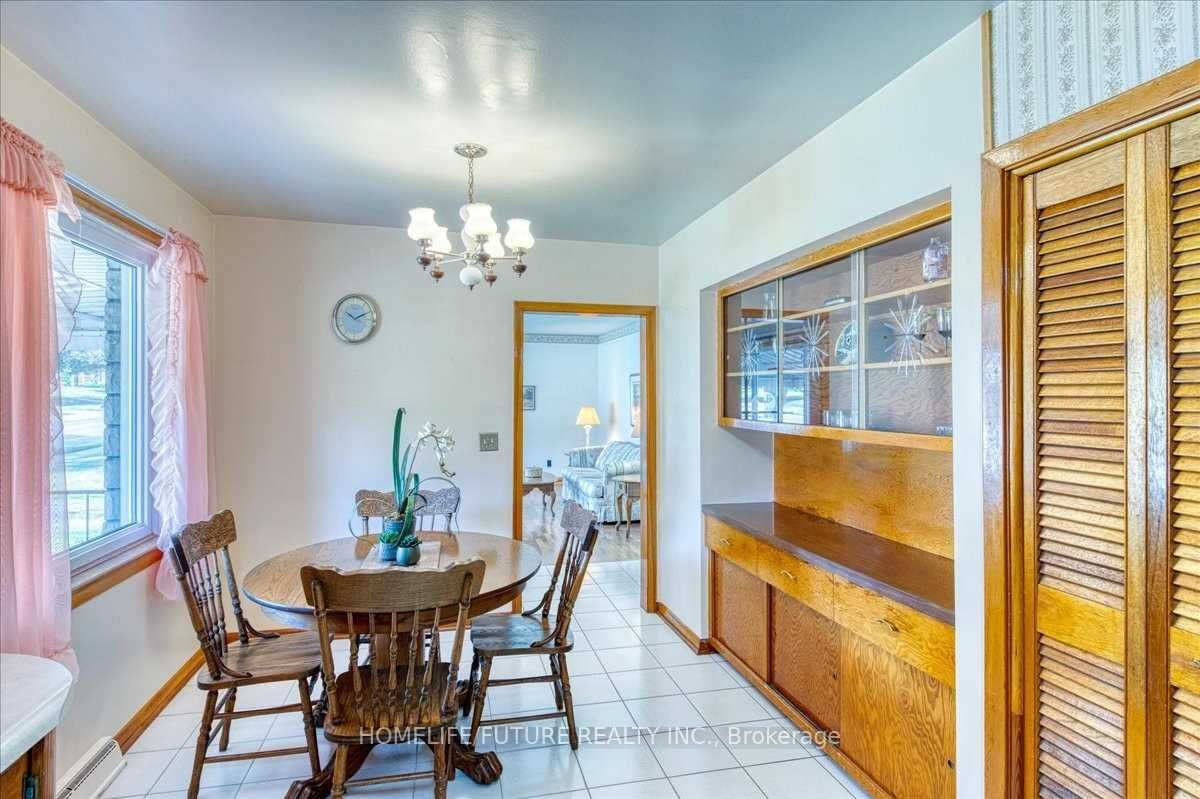 581 Gibbons Street, Oshawa, ON L1J 4Z7 photo 5