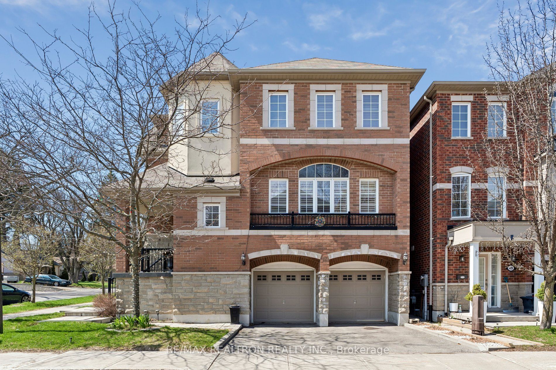 12 Dale Avenue, Toronto, ON M1J 3J5 photo 2