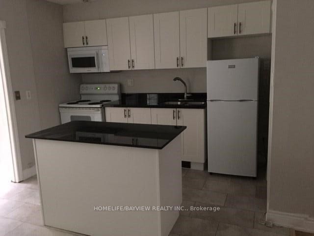 78 Woodycrest Avenue M/Flr, Toronto, ON M4J 3A7 photo 3