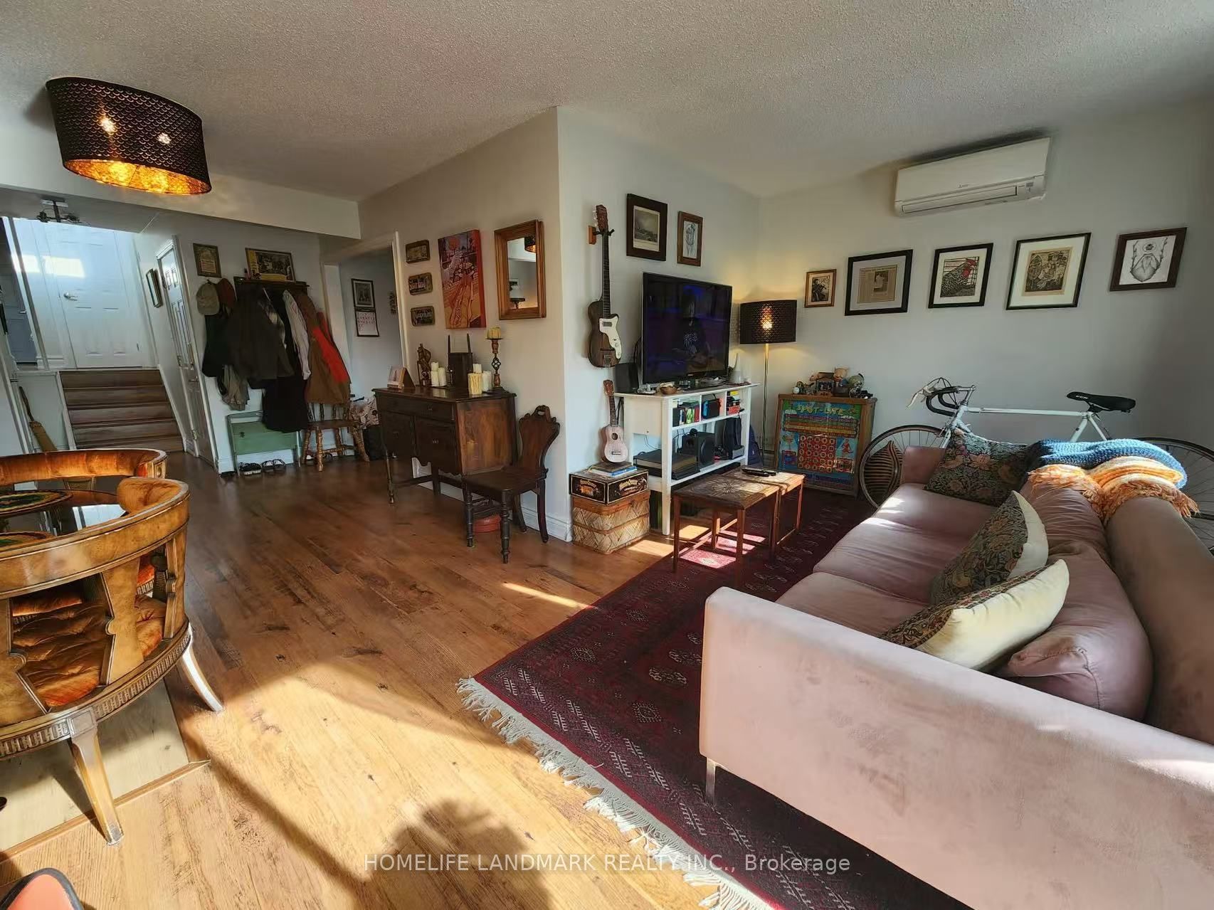 213 Kenilworth Avenue Upper, Toronto, ON M4L 3S7 photo 3