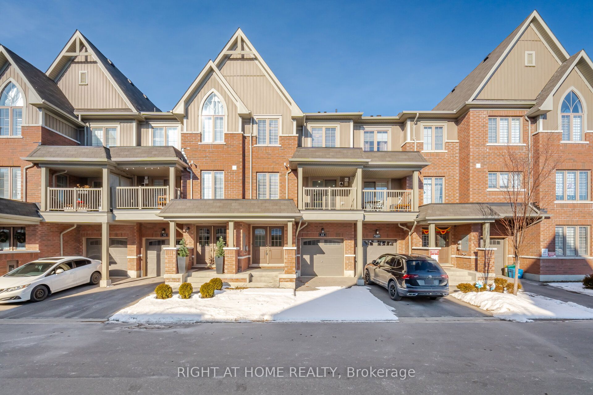 48 Porcelain Way, Whitby, ON L1R 0R6