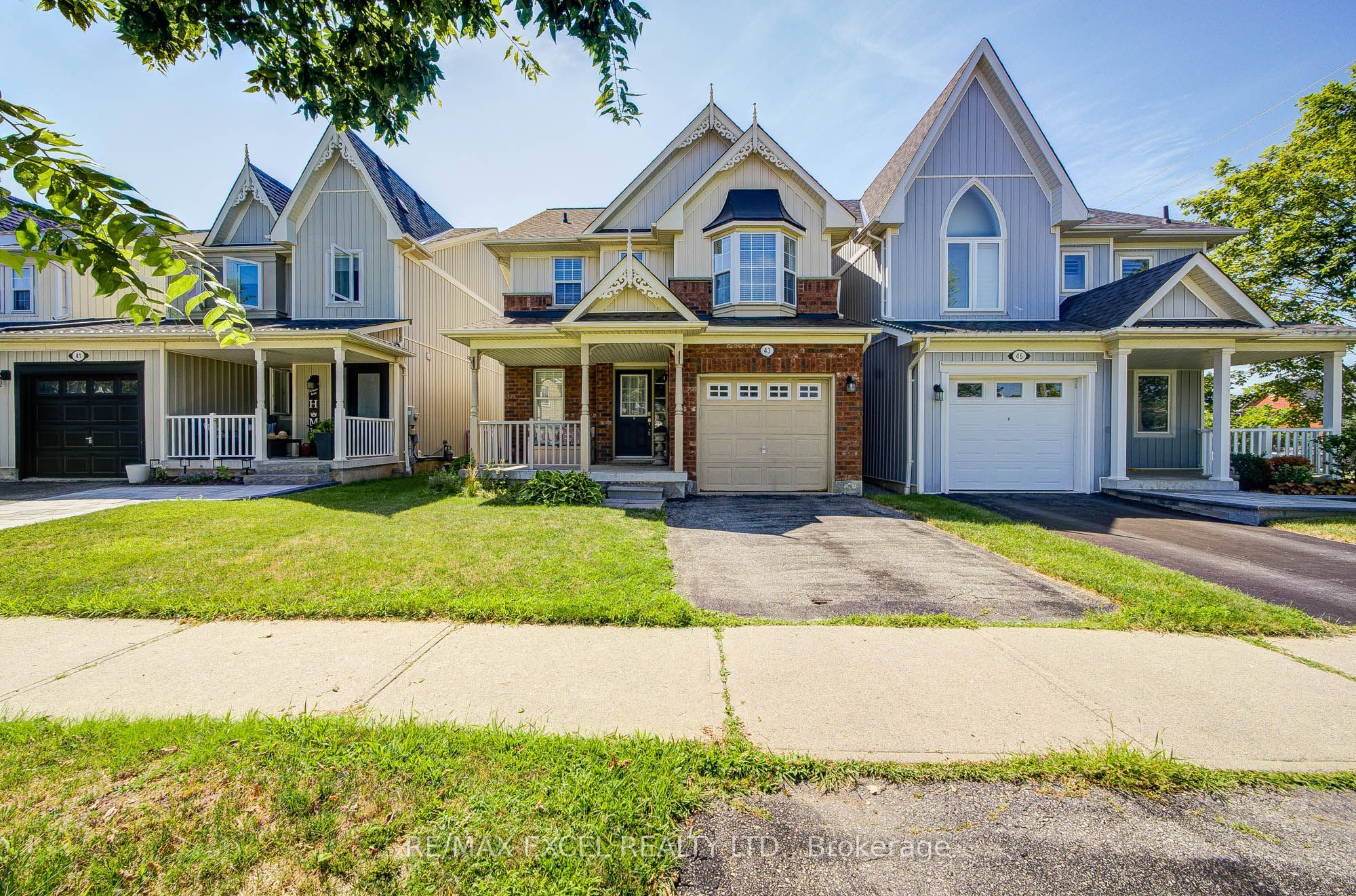 43 Beaumaris Crescent, Whitby, ON L1M 2H3