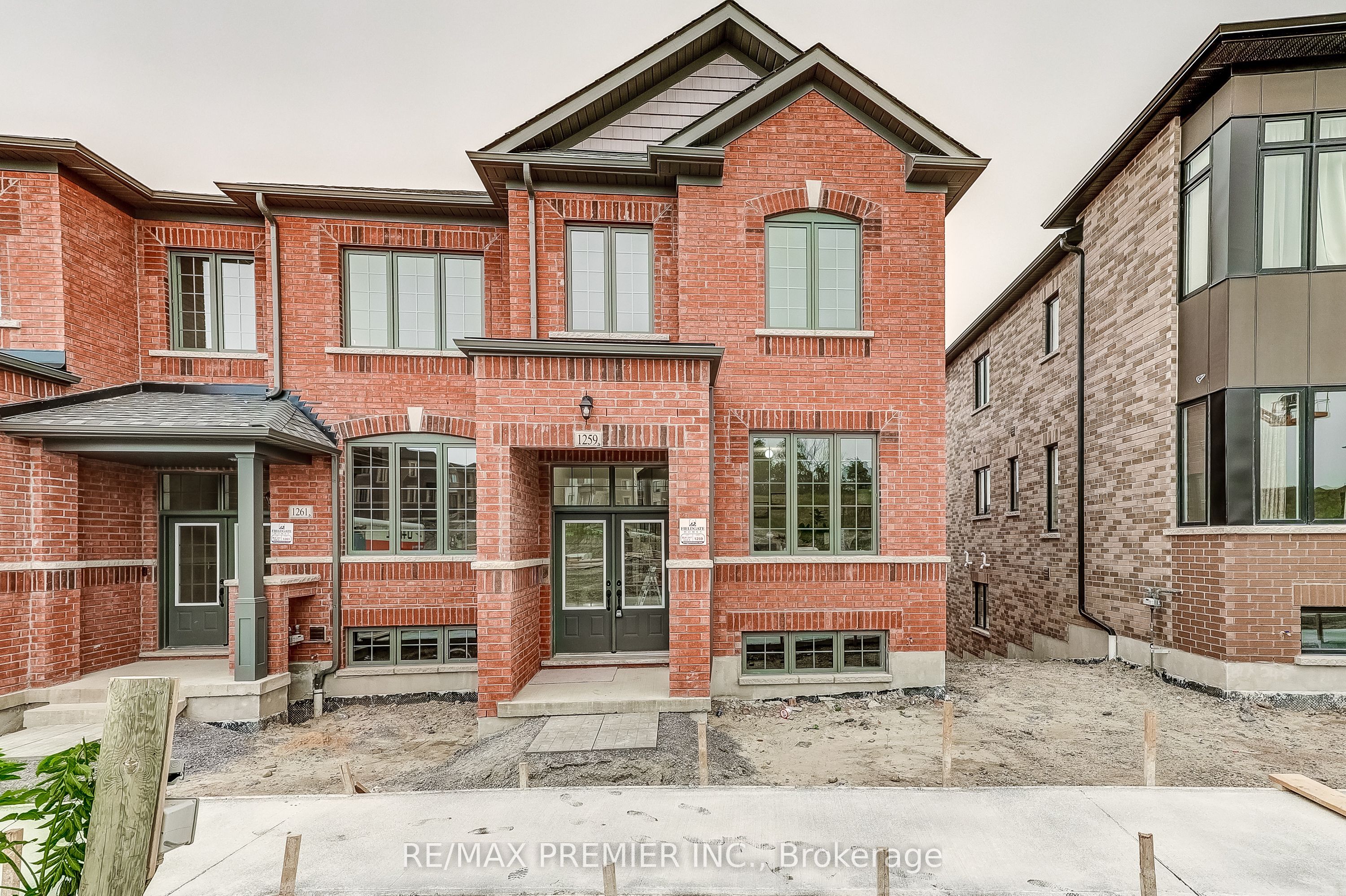 1259 Winding Woods Trail, Pickering, ON L1X 0S3 photo 2