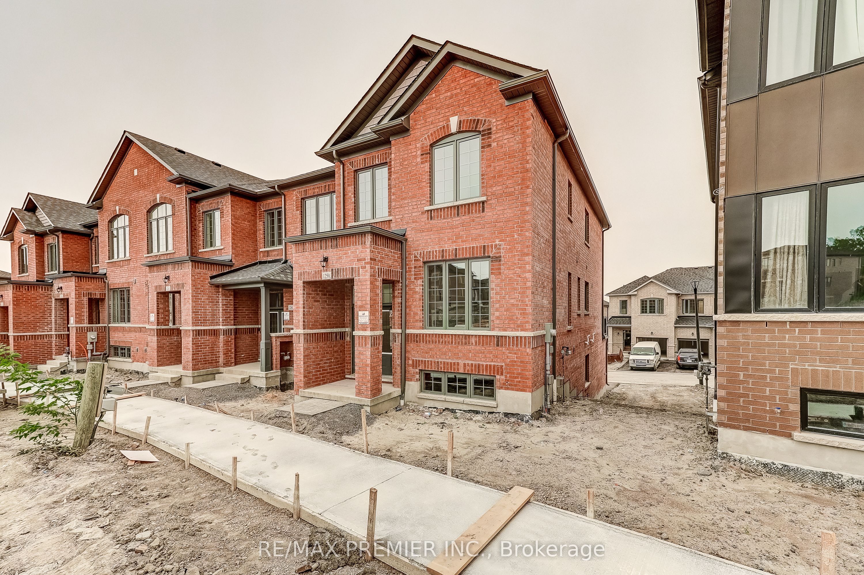 1259 Winding Woods Trail, Pickering, ON L1X 0S3 photo 3