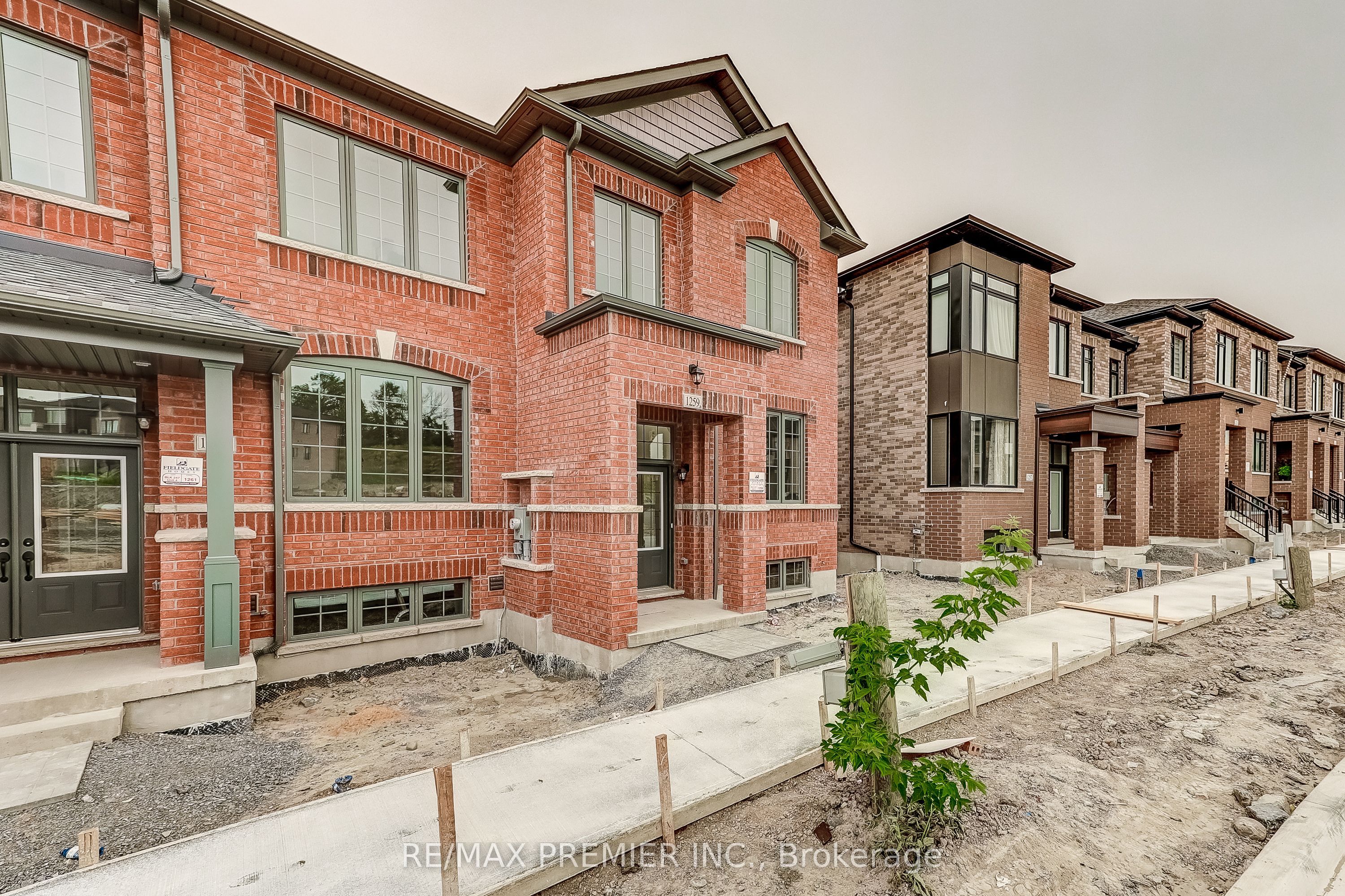1259 Winding Woods Trail, Pickering, ON L1X 0S3 photo 4