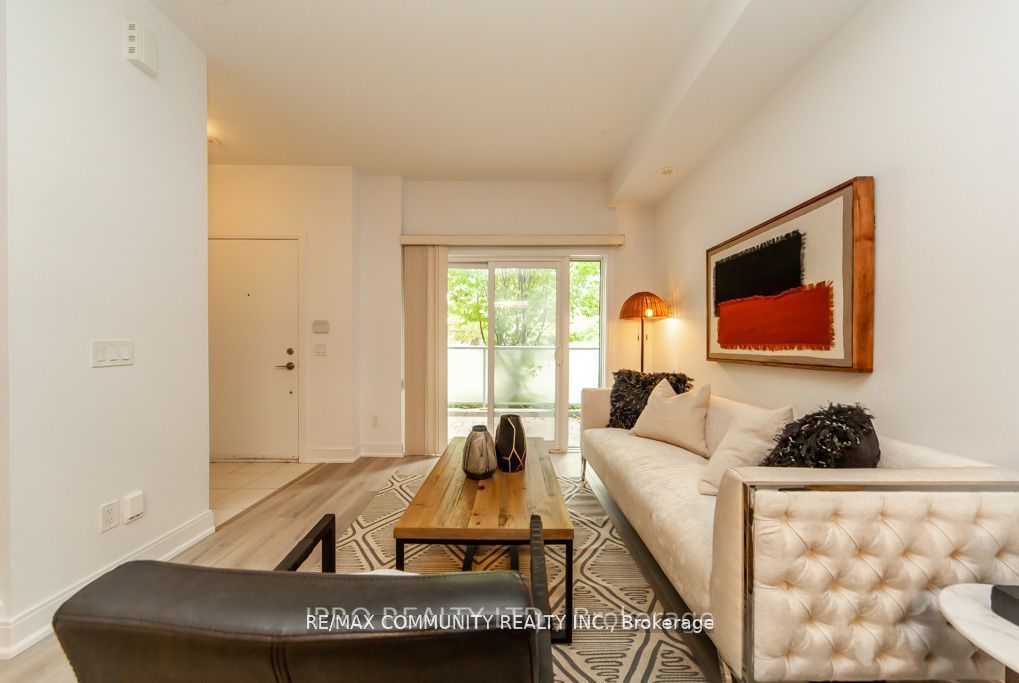 315 Village Green Square Street TH51, Toronto, ON M1S 0L2 photo 5