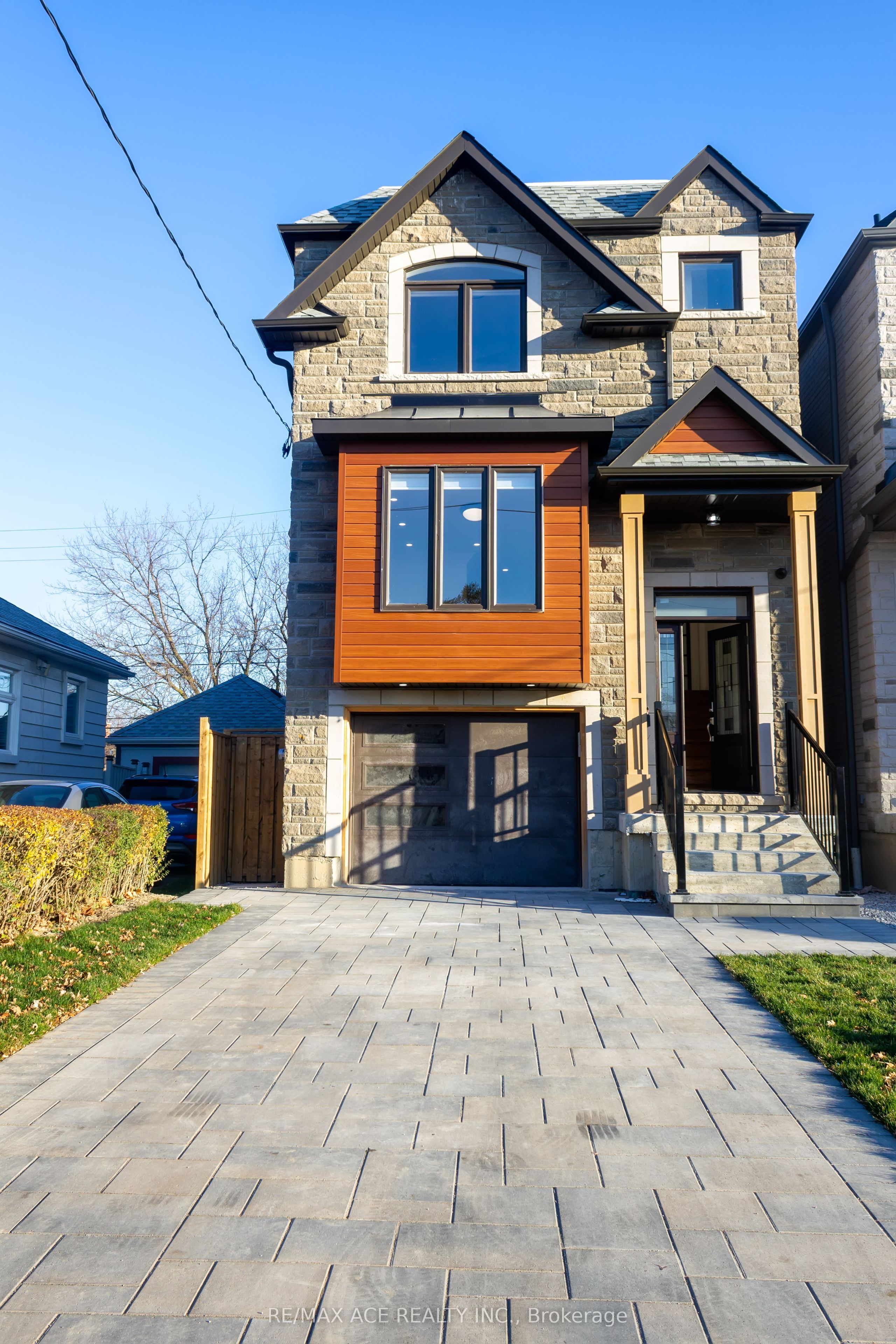 229B Mcintosh Street, Toronto, ON M1N 3Z2 photo 2