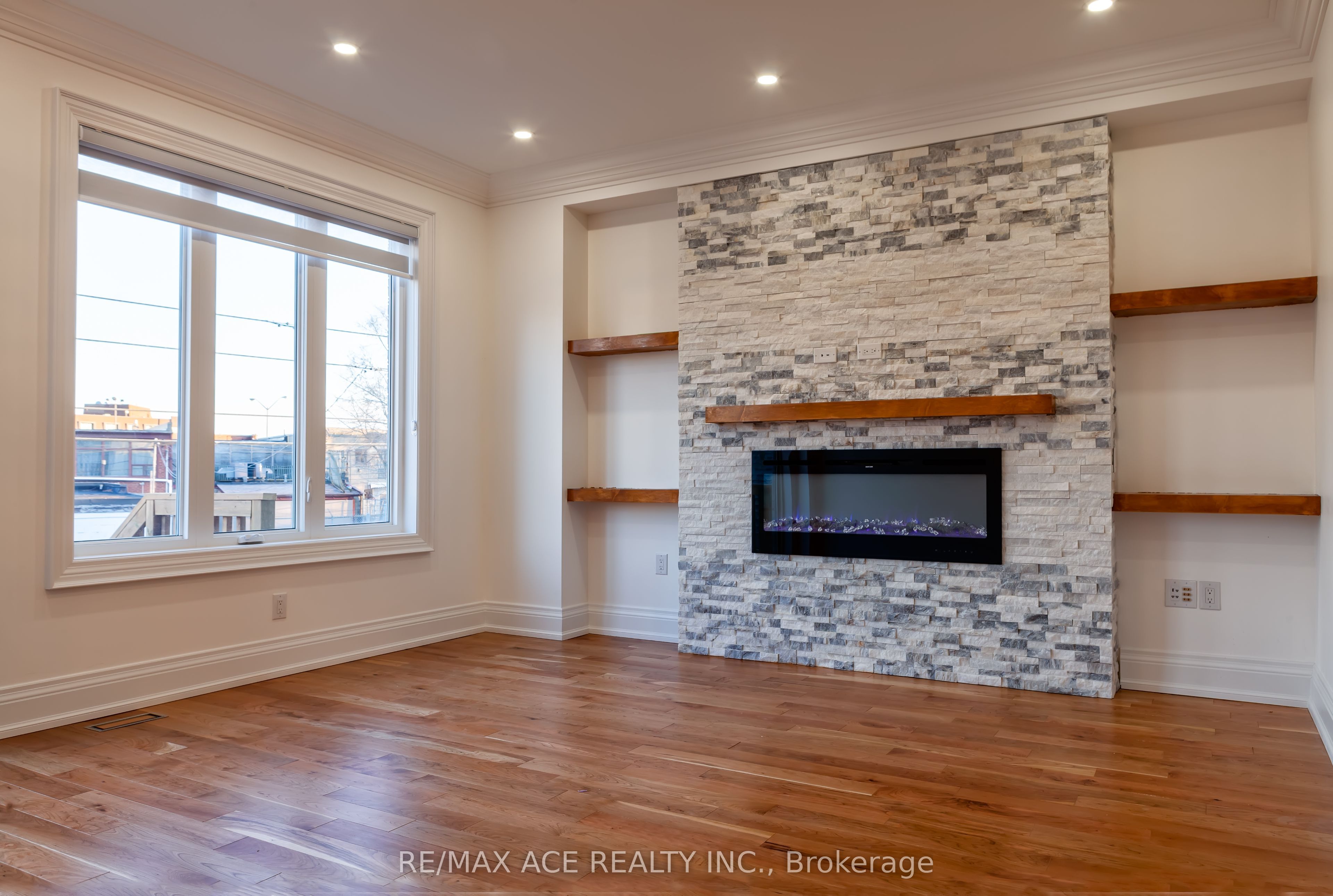 229B Mcintosh Street, Toronto, ON M1N 3Z2 photo 3