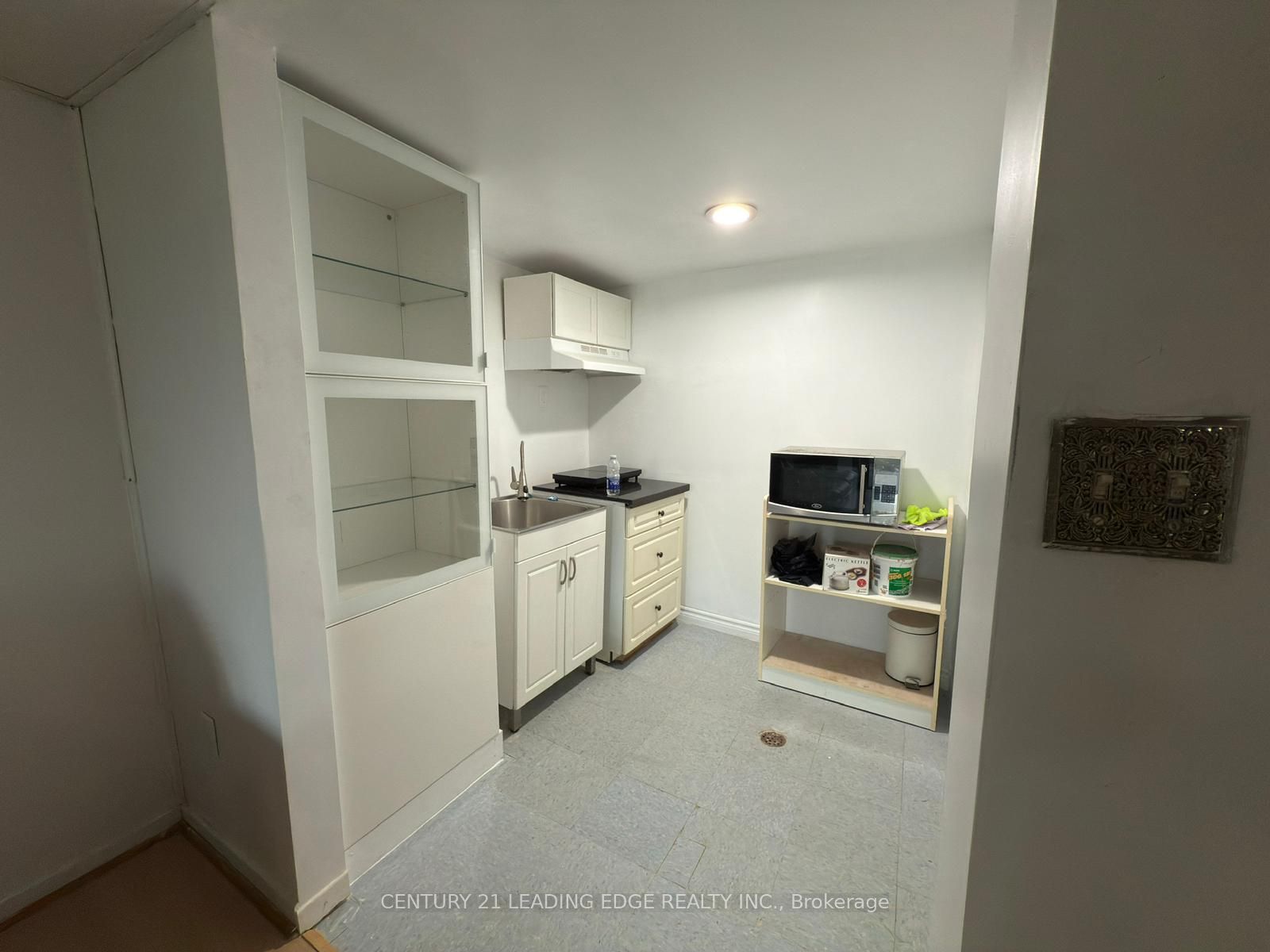 2157 Denby Drive Basement, Pickering, ON L1X 2A8 photo 4