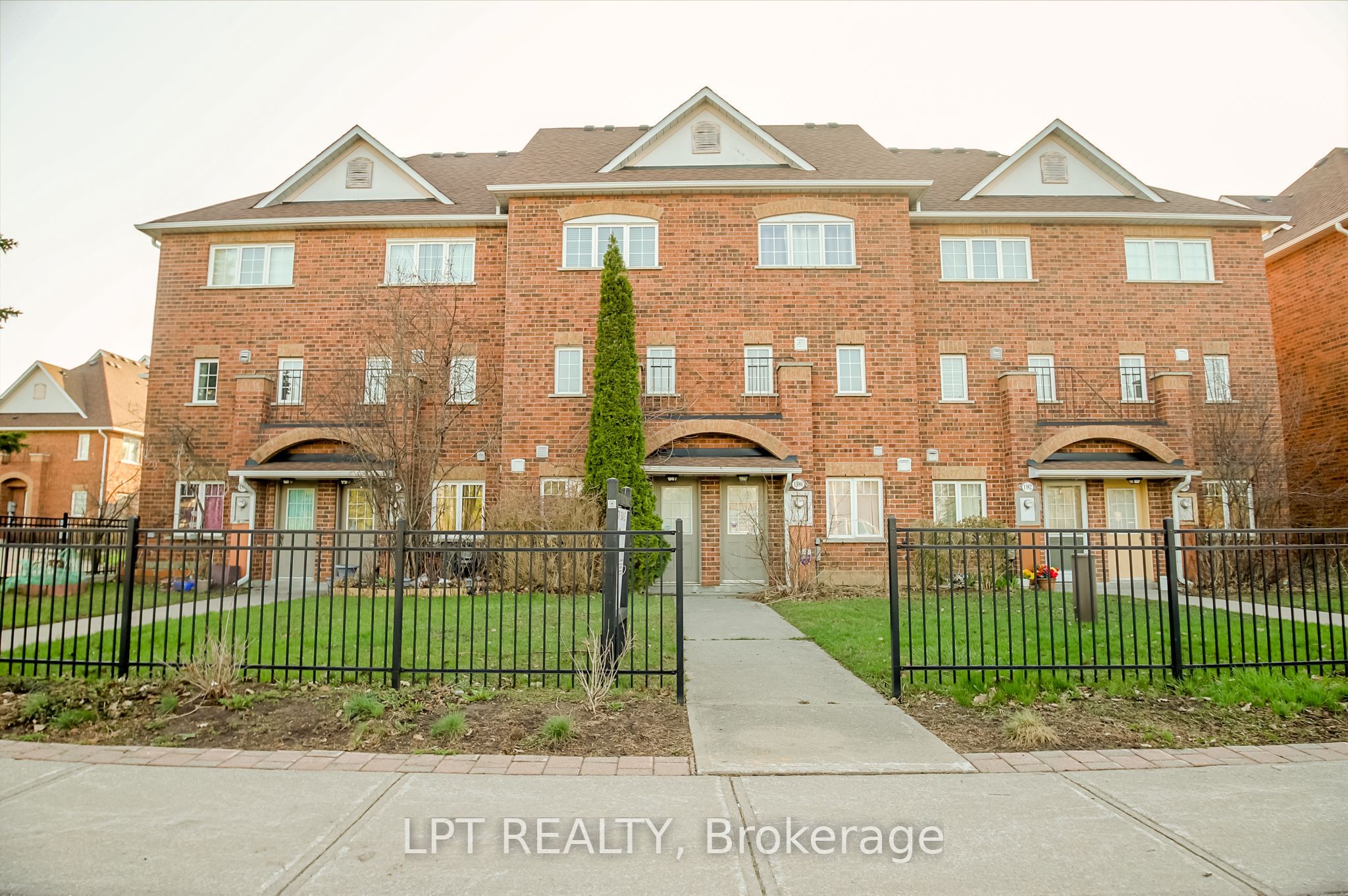 1378 Meadowvale Road 36, Toronto, ON M1B 5Z4