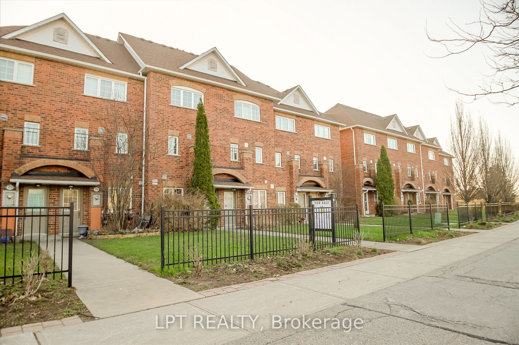 1378 Meadowvale Road 36, Toronto, ON M1B 5Z4 photo 3