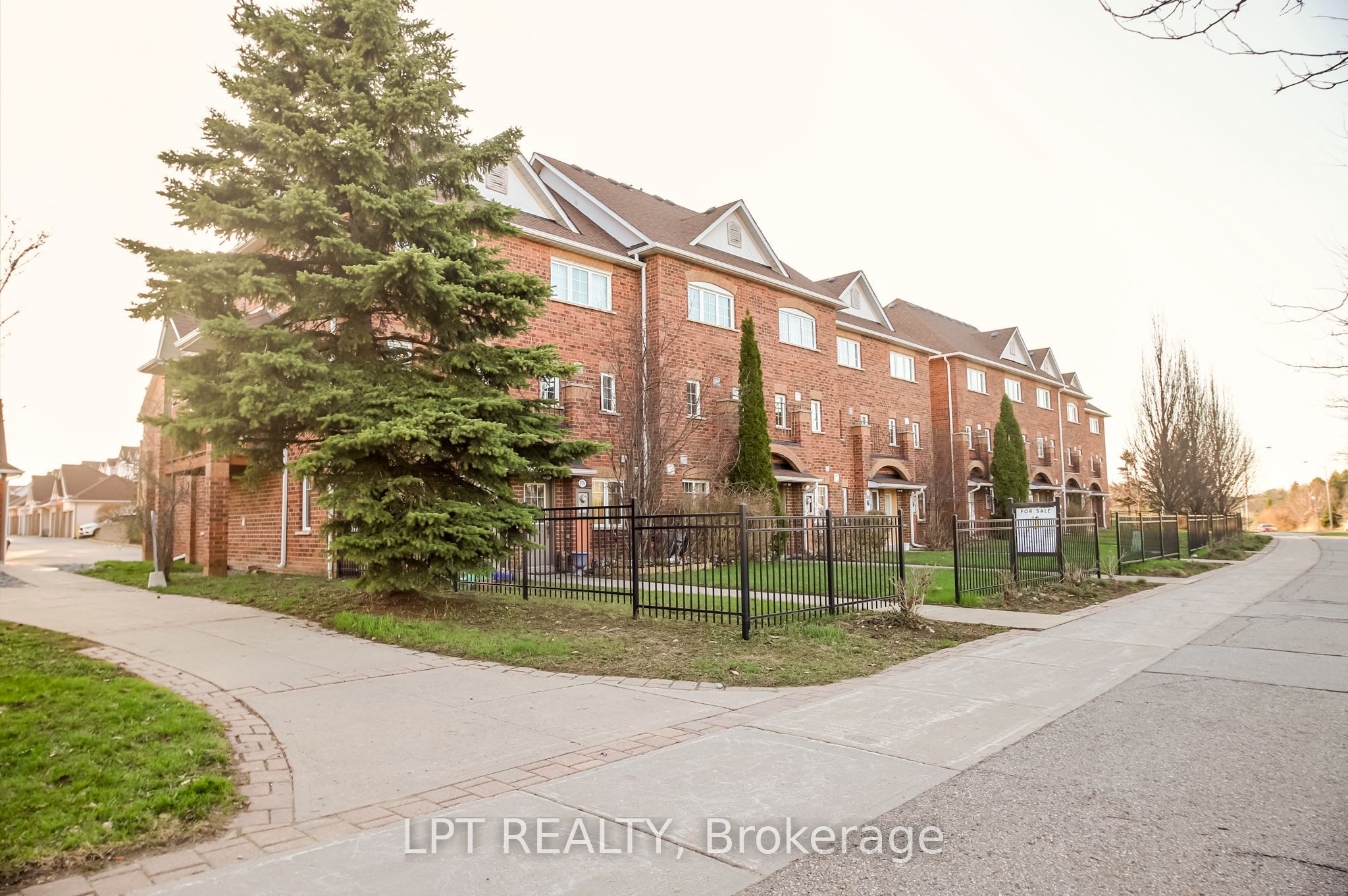 1378 Meadowvale Road 36, Toronto, ON M1B 5Z4 photo 4