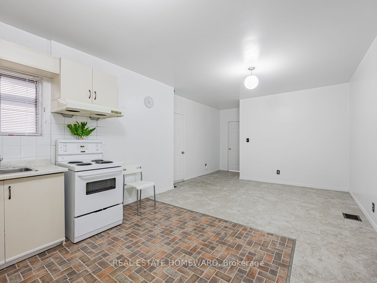 2438 Danforth Avenue, Toronto, ON M4C 1K9 photo 3