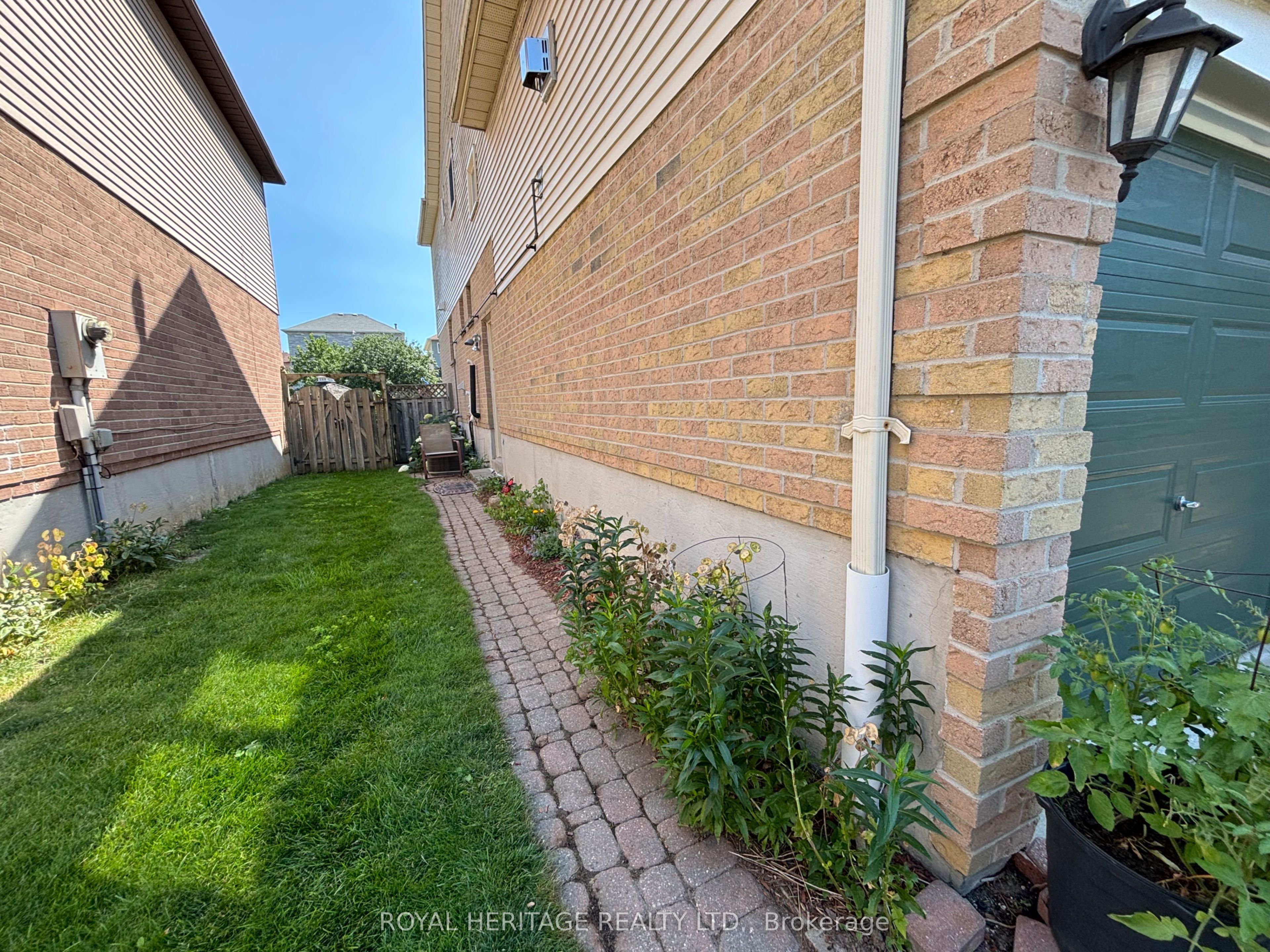 9 Dowers Drive, Ajax, ON L1T 3C8 photo 3