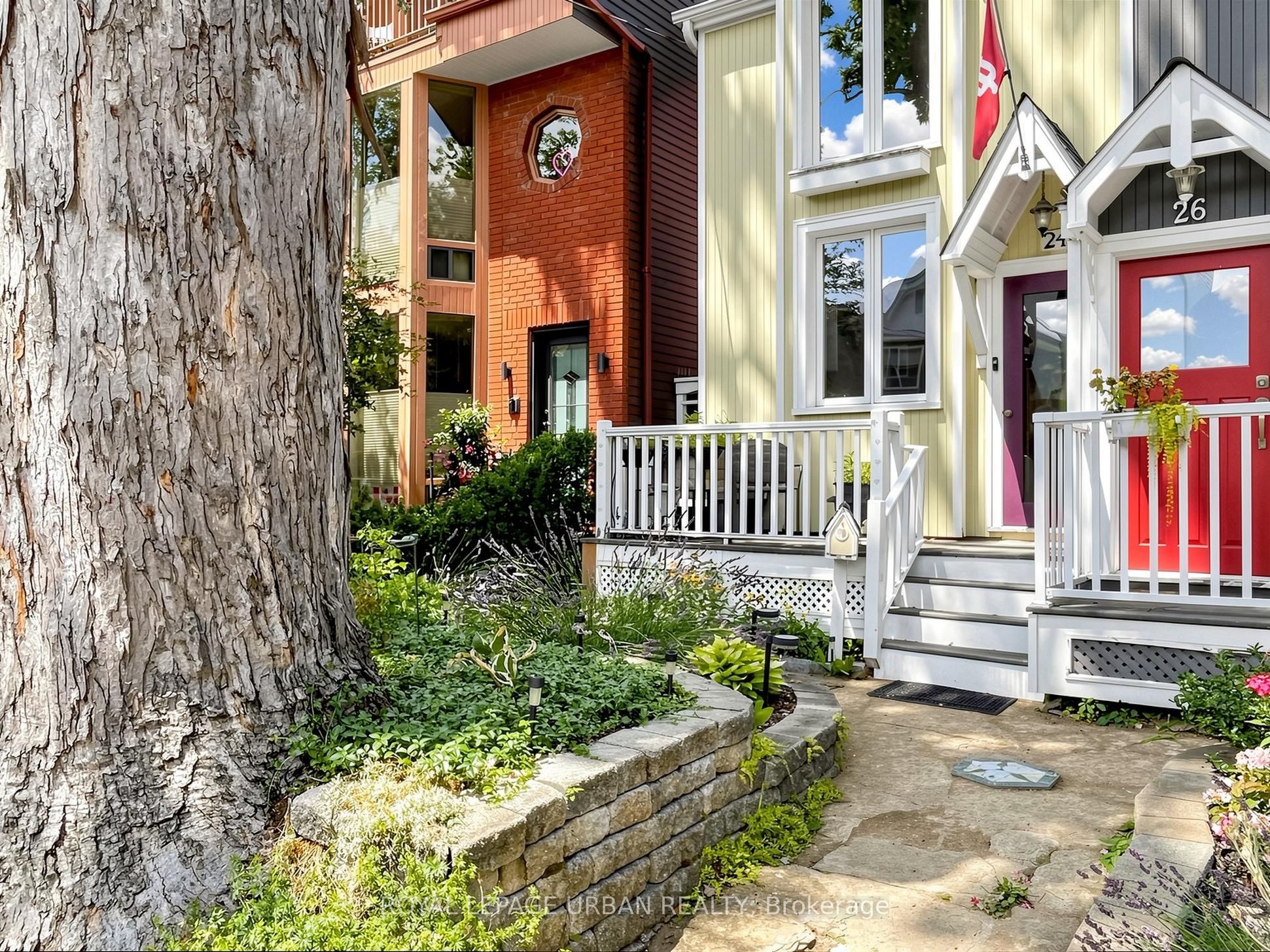 24 Cavell Avenue, Toronto, ON M4K 1L6 photo 2