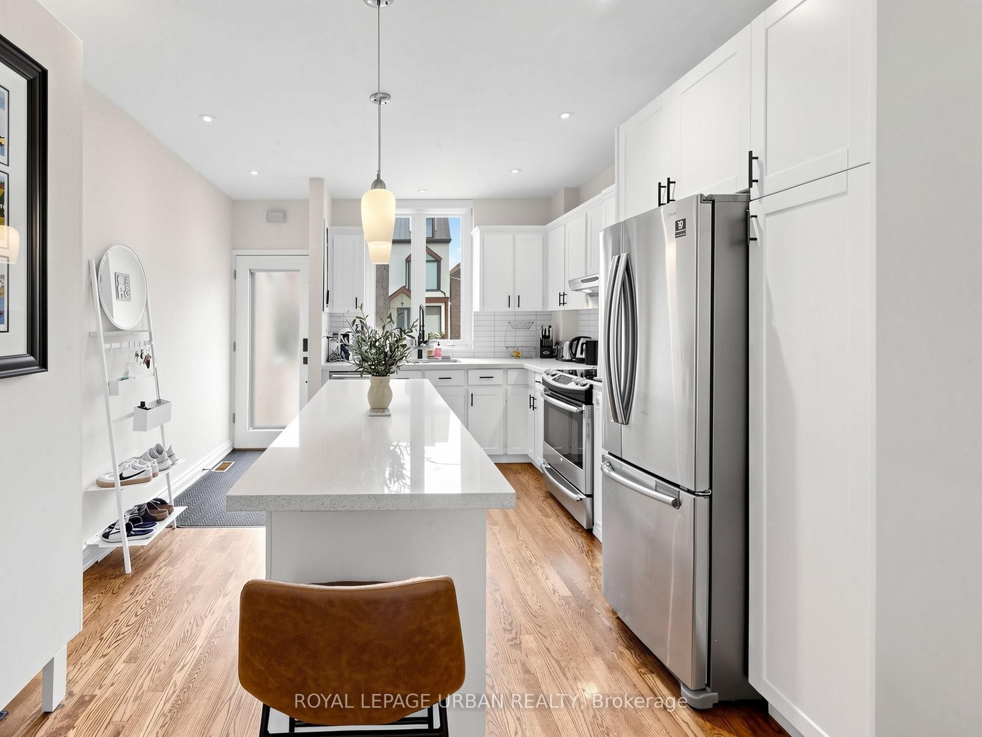 24 Cavell Avenue, Toronto, ON M4K 1L6 photo 4