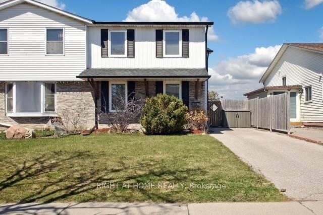 653 Dorchester Drive, Oshawa, ON L1J 6L4