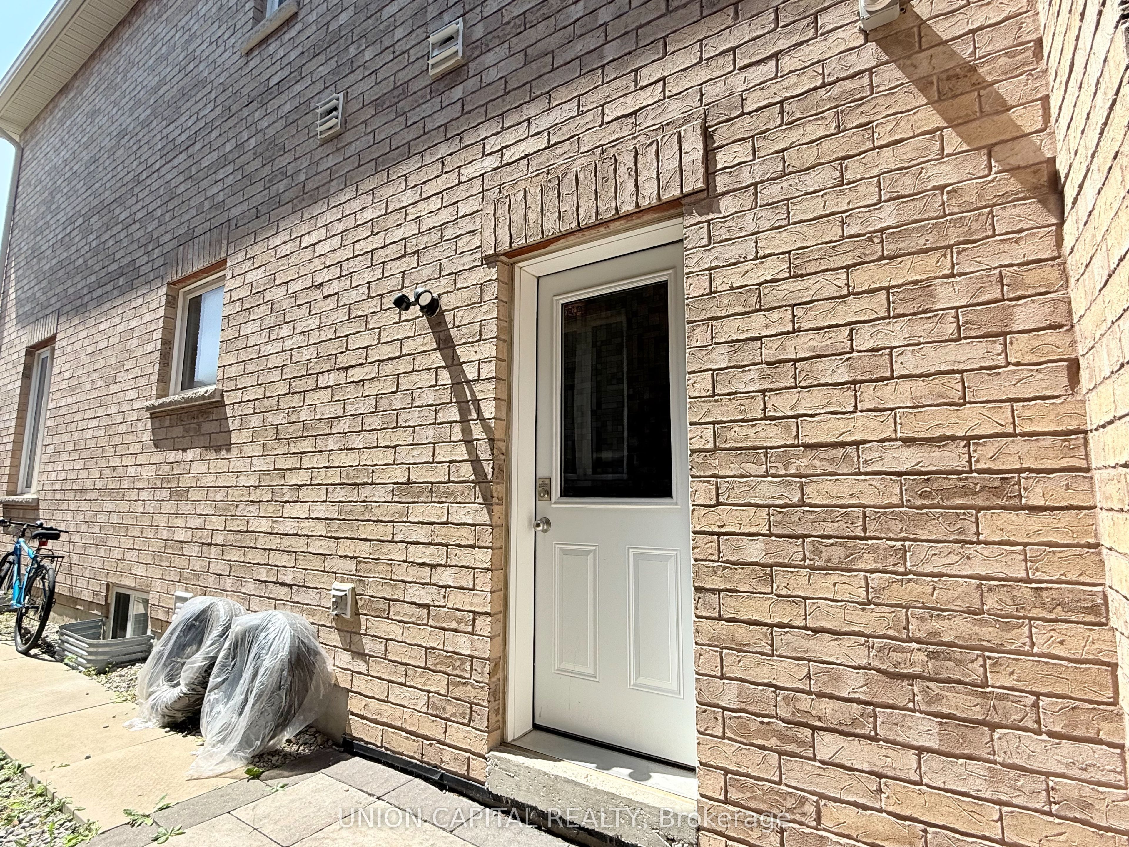849 William Lee Avenue Bsmt, Oshawa, ON L1K 0W2 photo 2