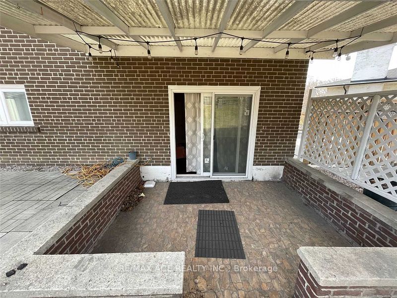 40 Cavehill Crescent Lower, Toronto, ON M1R 4P9 photo 3
