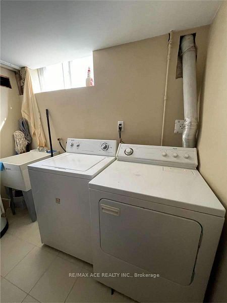 40 Cavehill Crescent Lower, Toronto, ON M1R 4P9 photo 5