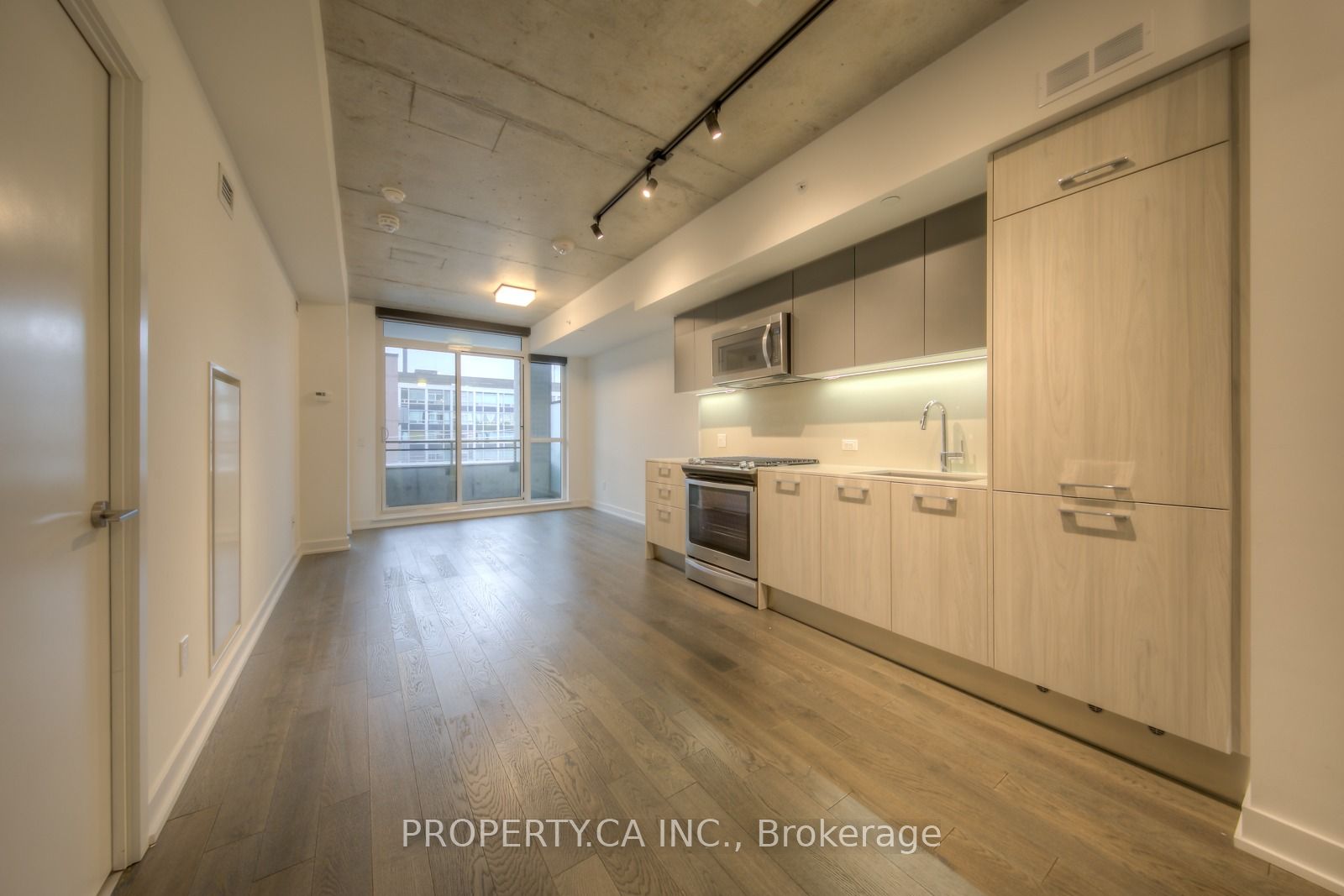 665 Kingston Road 406, Toronto, ON M4E 0R6