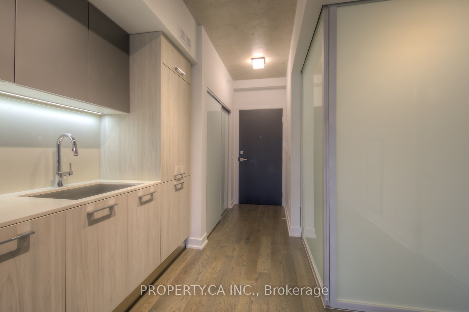 665 Kingston Road 406, Toronto, ON M4E 0R6 photo 2