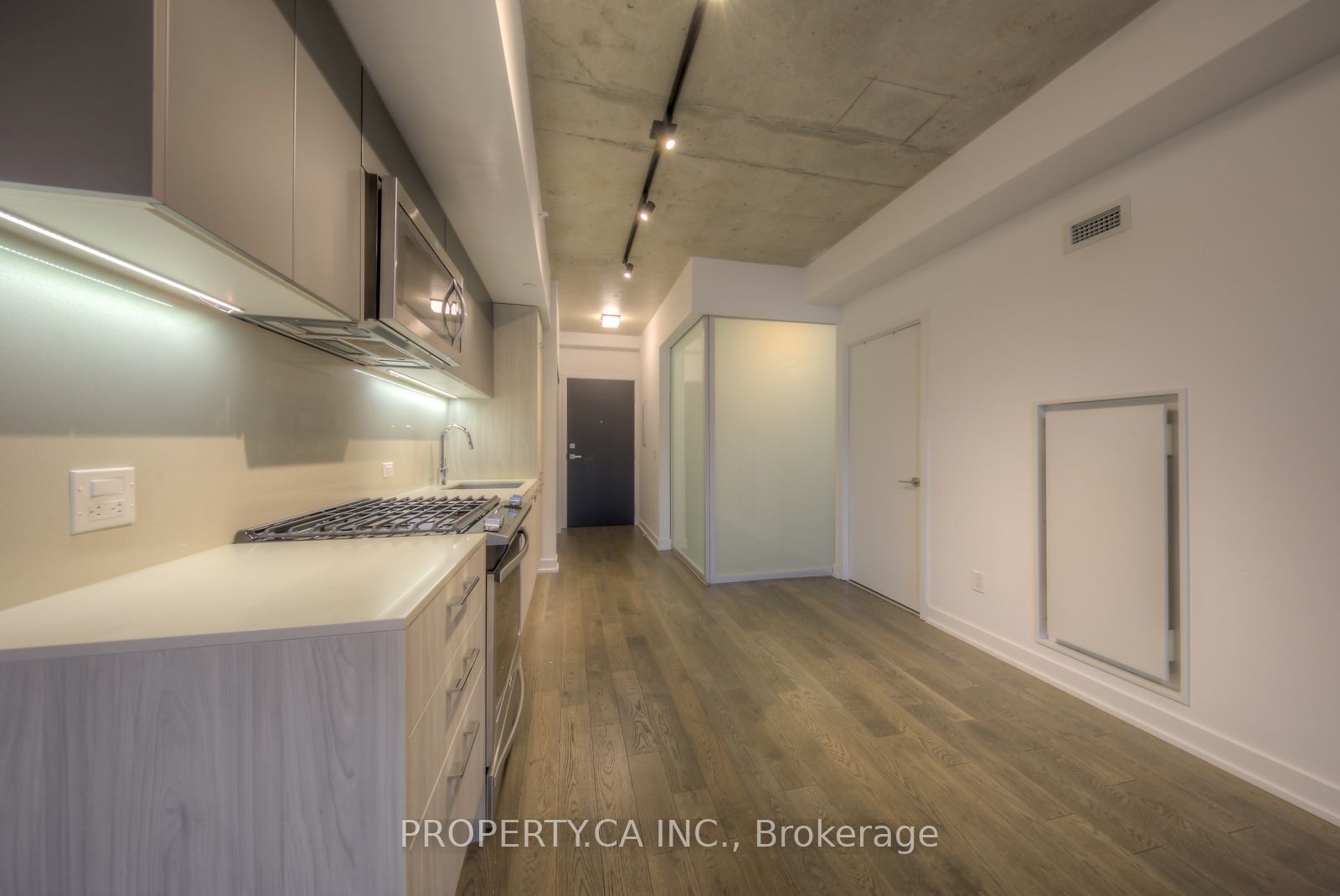 665 Kingston Road 406, Toronto, ON M4E 0R6 photo 3