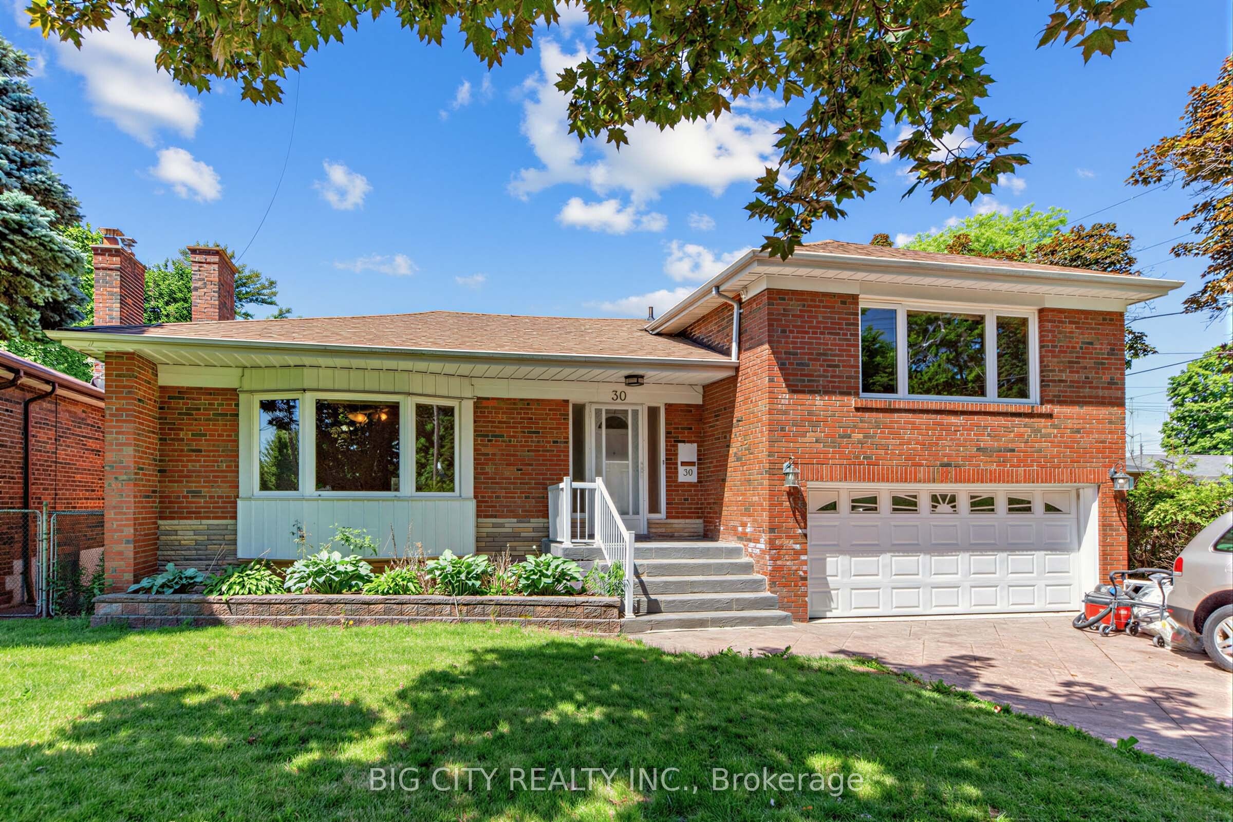 30 Lozoway Drive Lower, Toronto, ON M1K 2Y4
