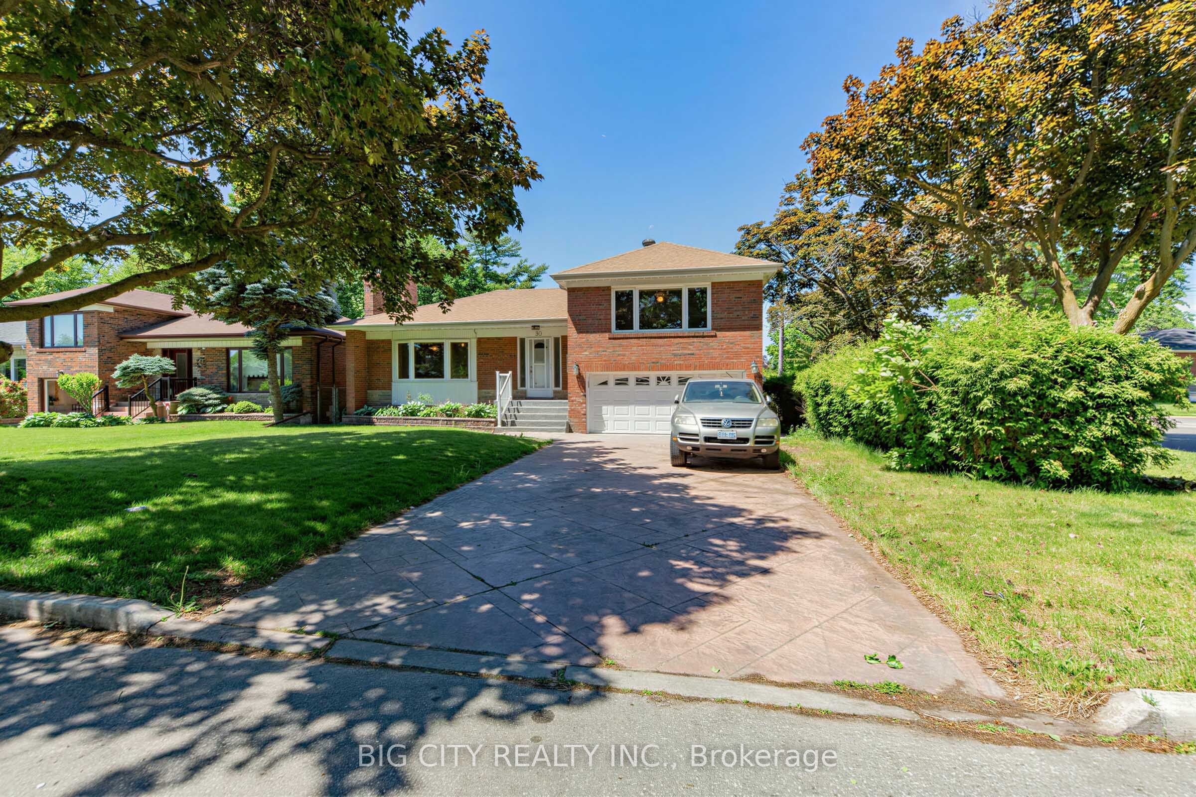 30 Lozoway Drive Lower, Toronto, ON M1K 2Y4 photo 2