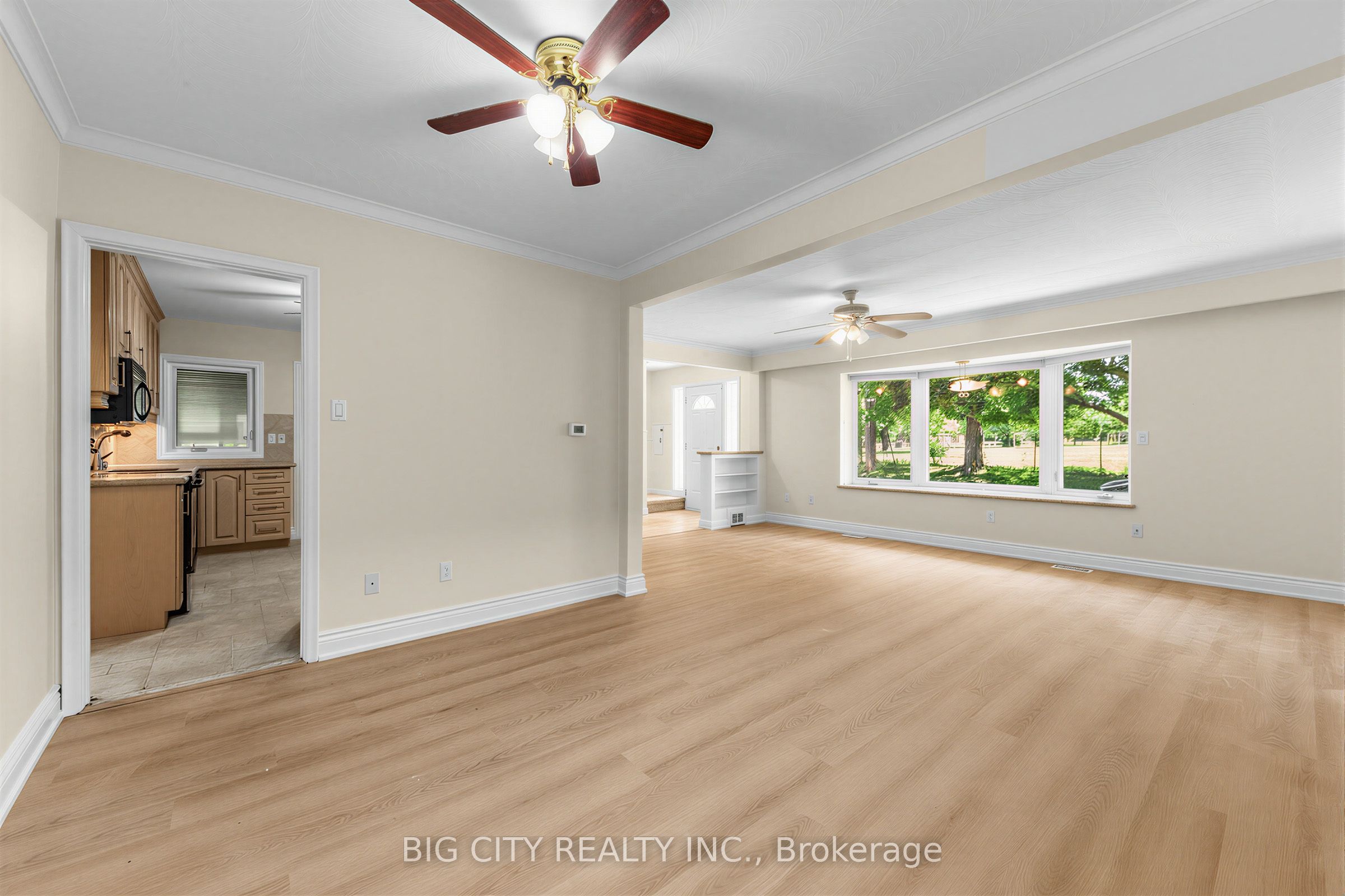 30 Lozoway Drive Lower, Toronto, ON M1K 2Y4 photo 5