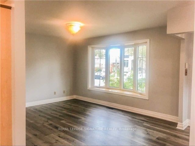 318 Woodmount Avenue, Toronto, ON M4C 4A3 photo 2