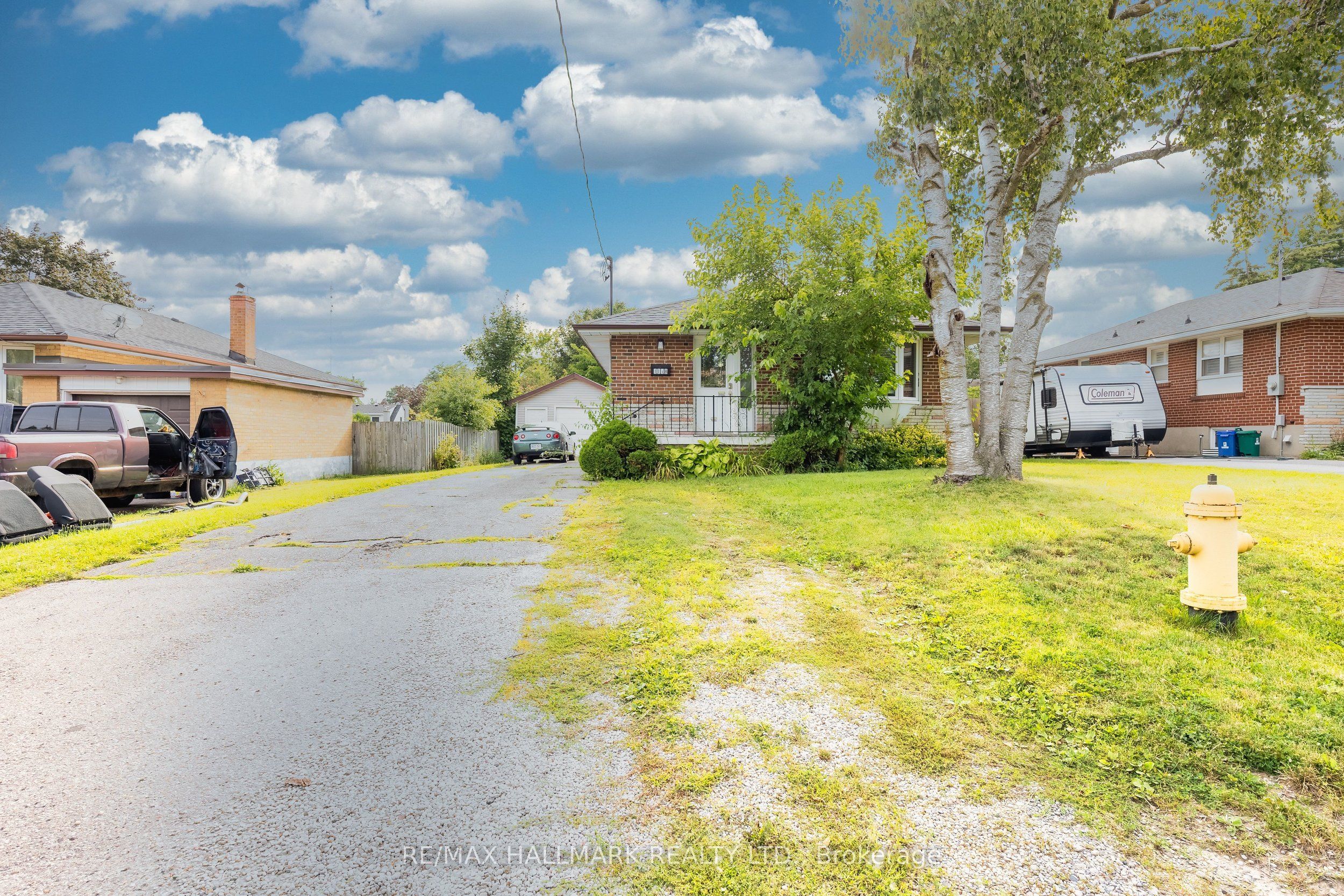 1118 Athol Street Main, Whitby, ON L1N 4A7 photo 3
